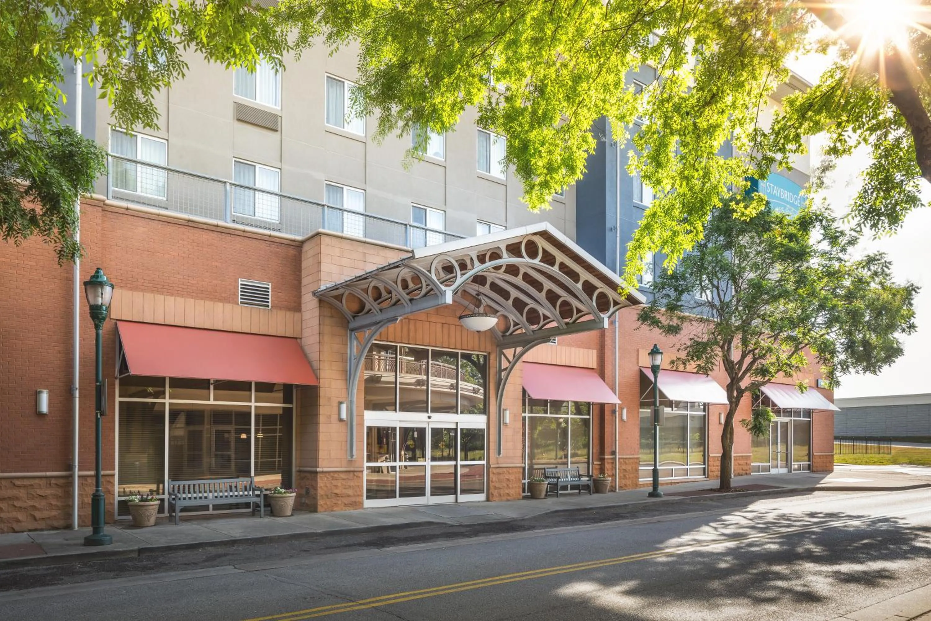 Property building in Staybridge Suites Chattanooga Downtown - Convention Center by IHG