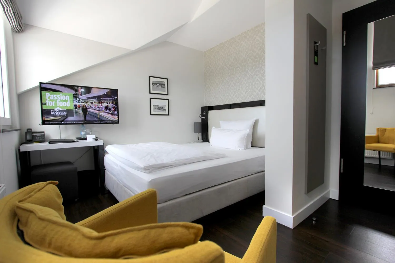 Photo of the whole room, Bed in Hotel Wemperhardt