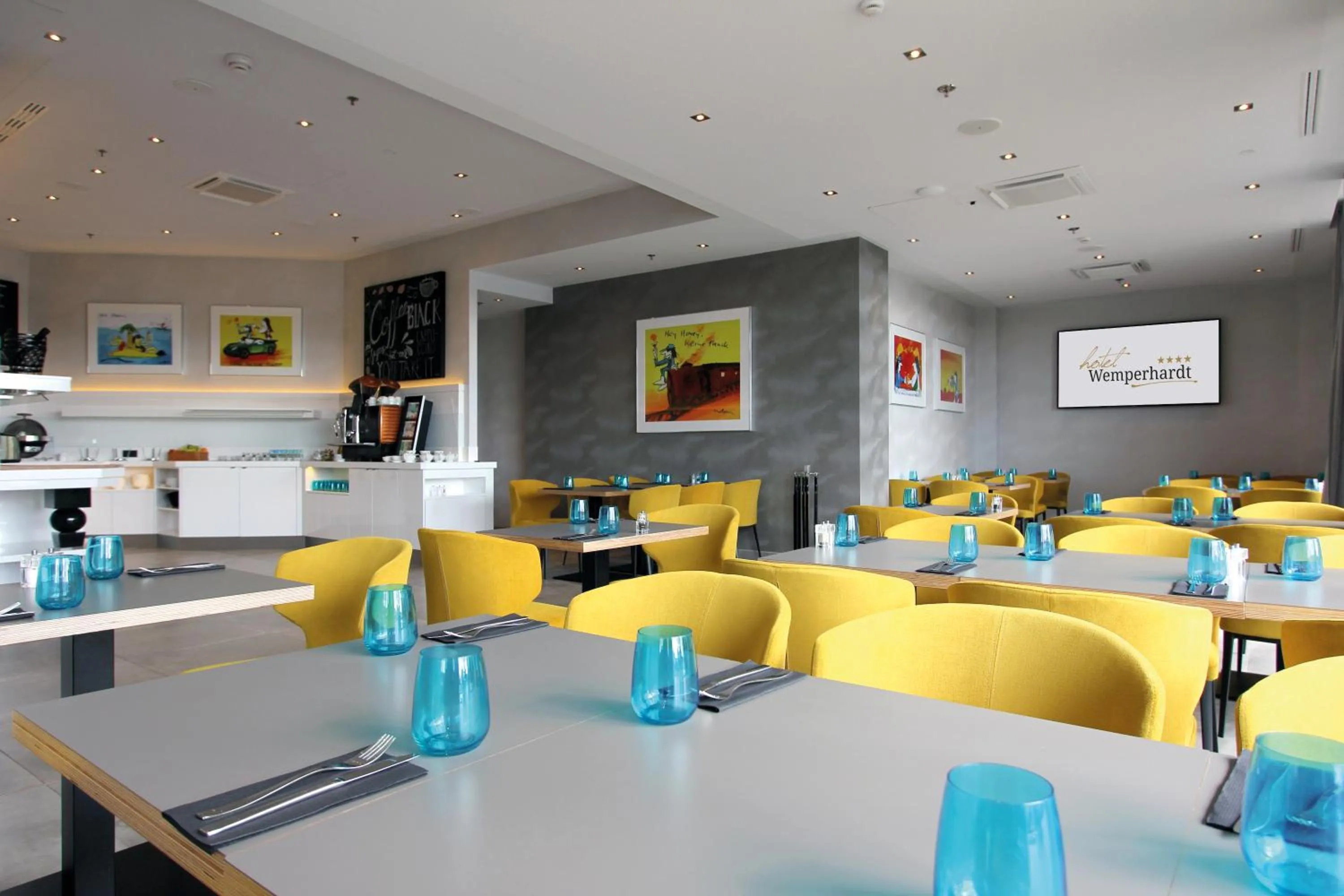 Buffet breakfast in Hotel Wemperhardt