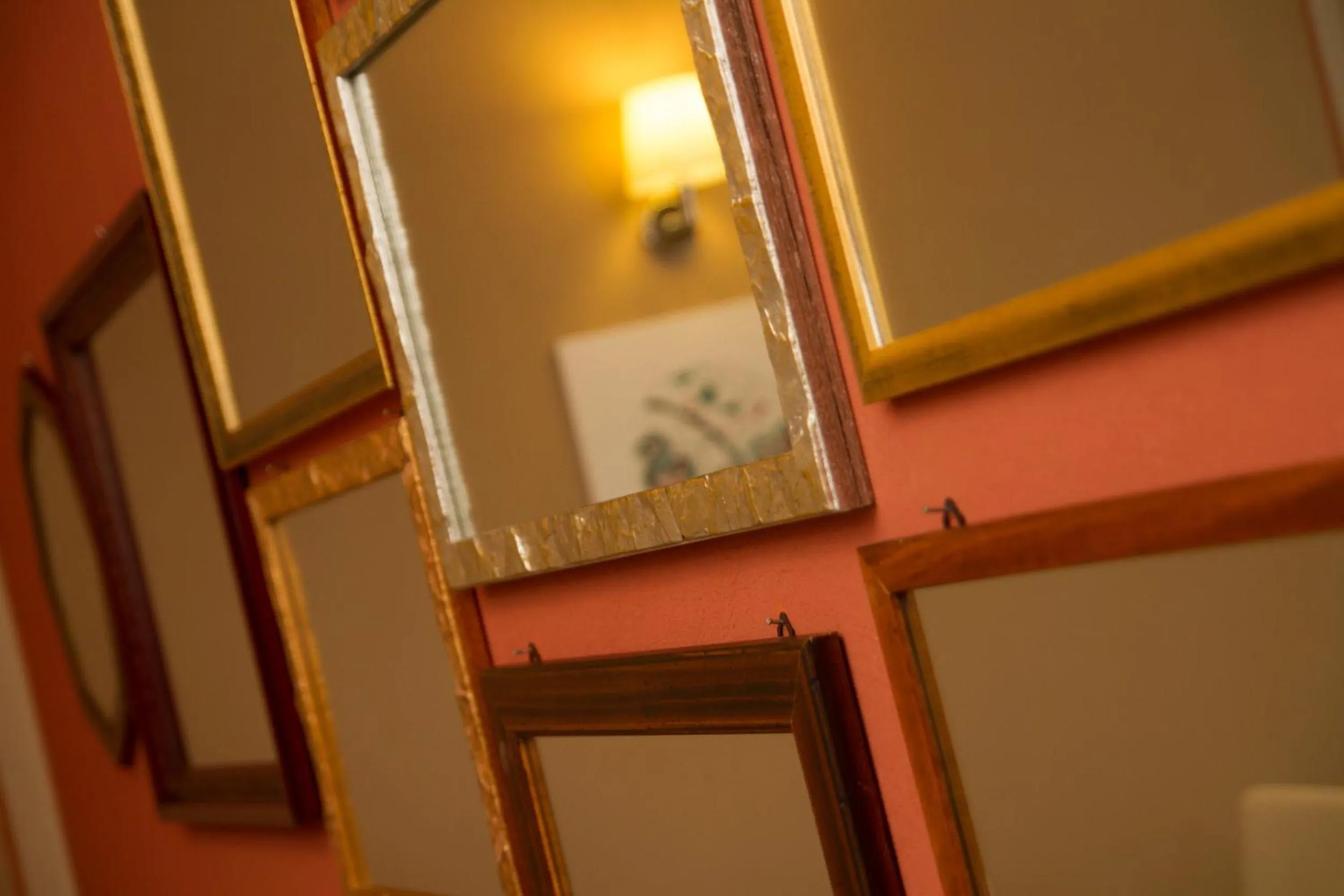 Decorative detail in Albergo della Ceramica