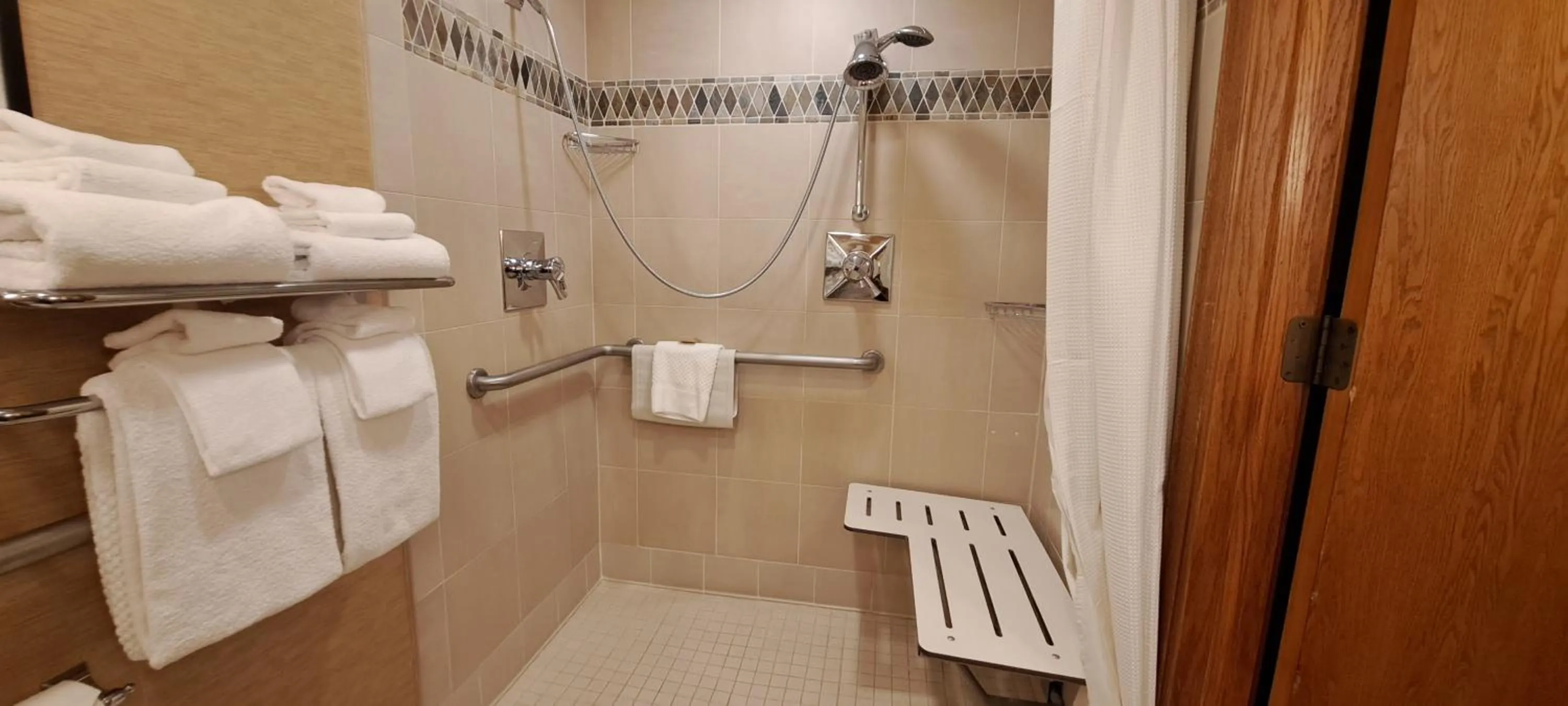 Shower in DoubleTree by Hilton Durango