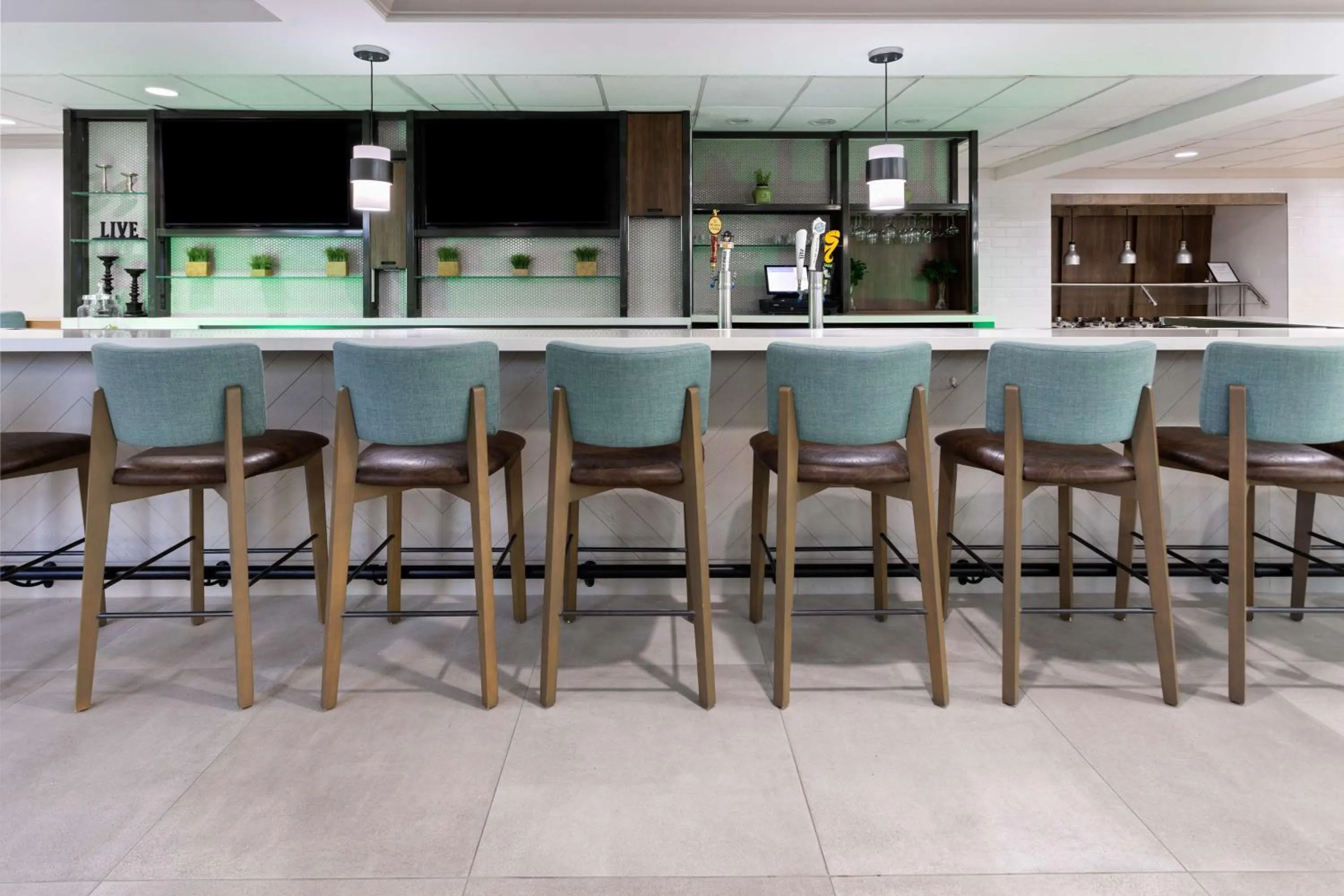 Lounge or bar in Hilton Garden Inn Winston-Salem/Hanes Mall