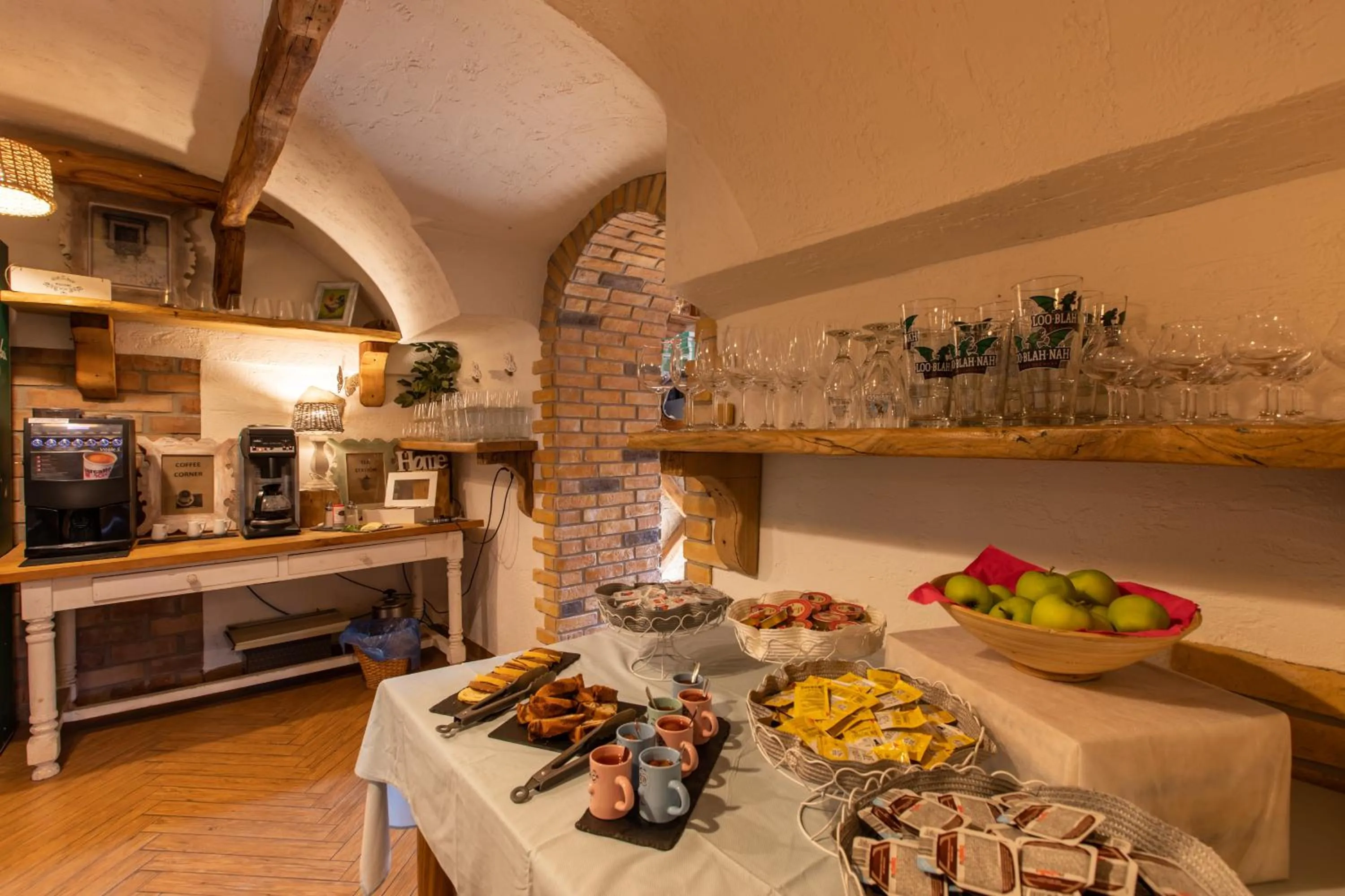 Breakfast in Old Bled House