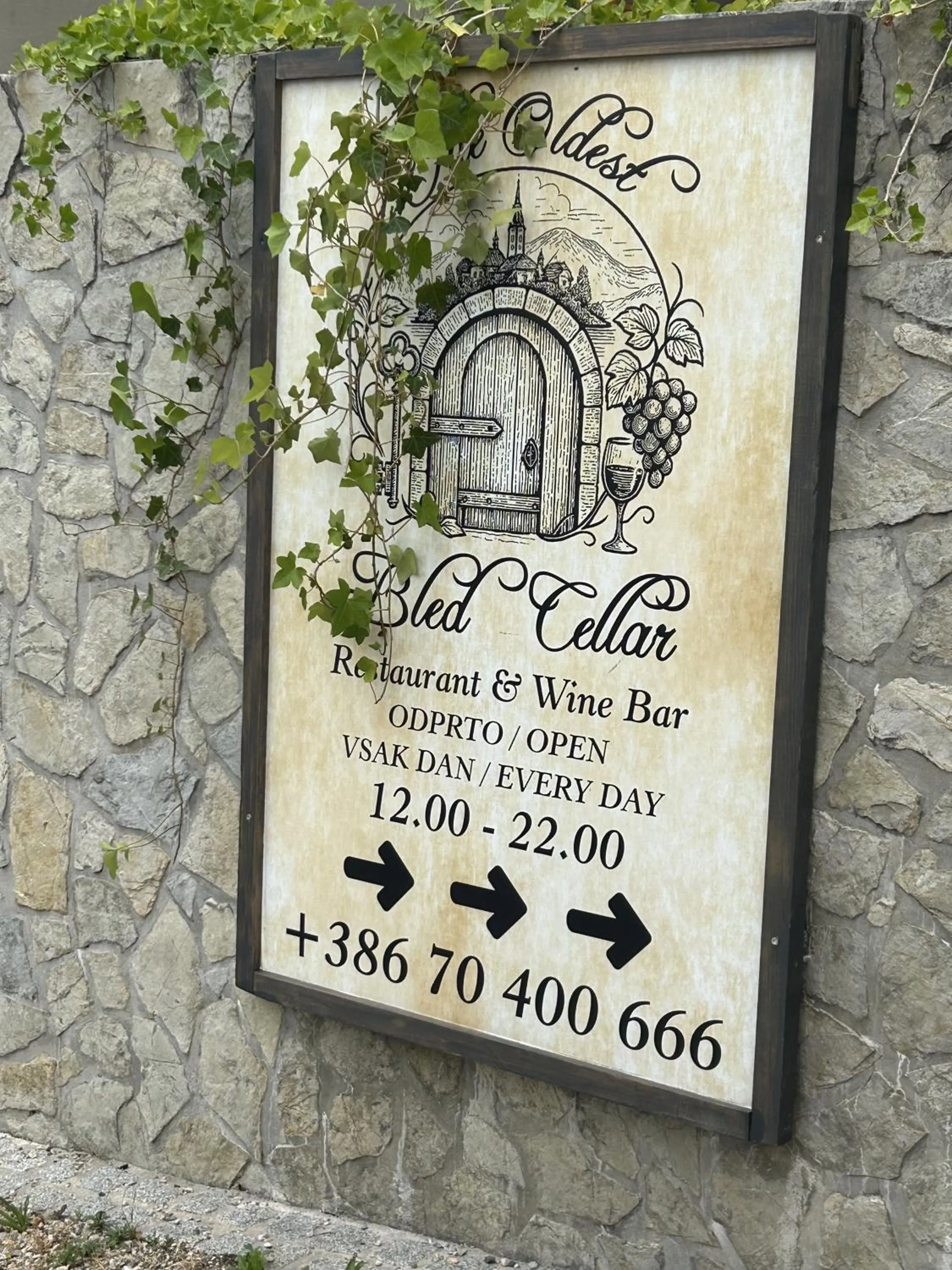 Restaurant/places to eat in Old Bled House