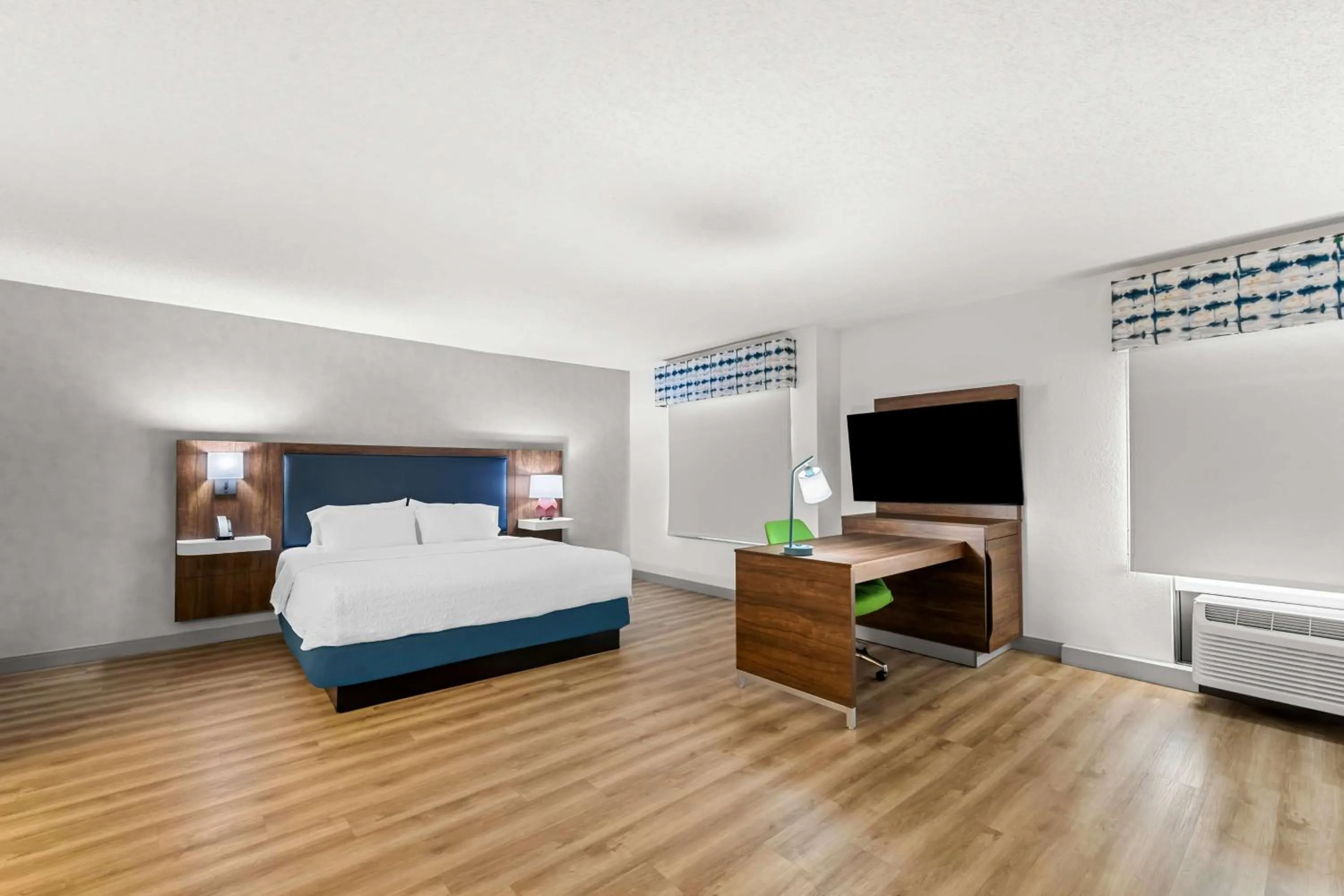 Bed in Hampton Inn Chattanooga-North