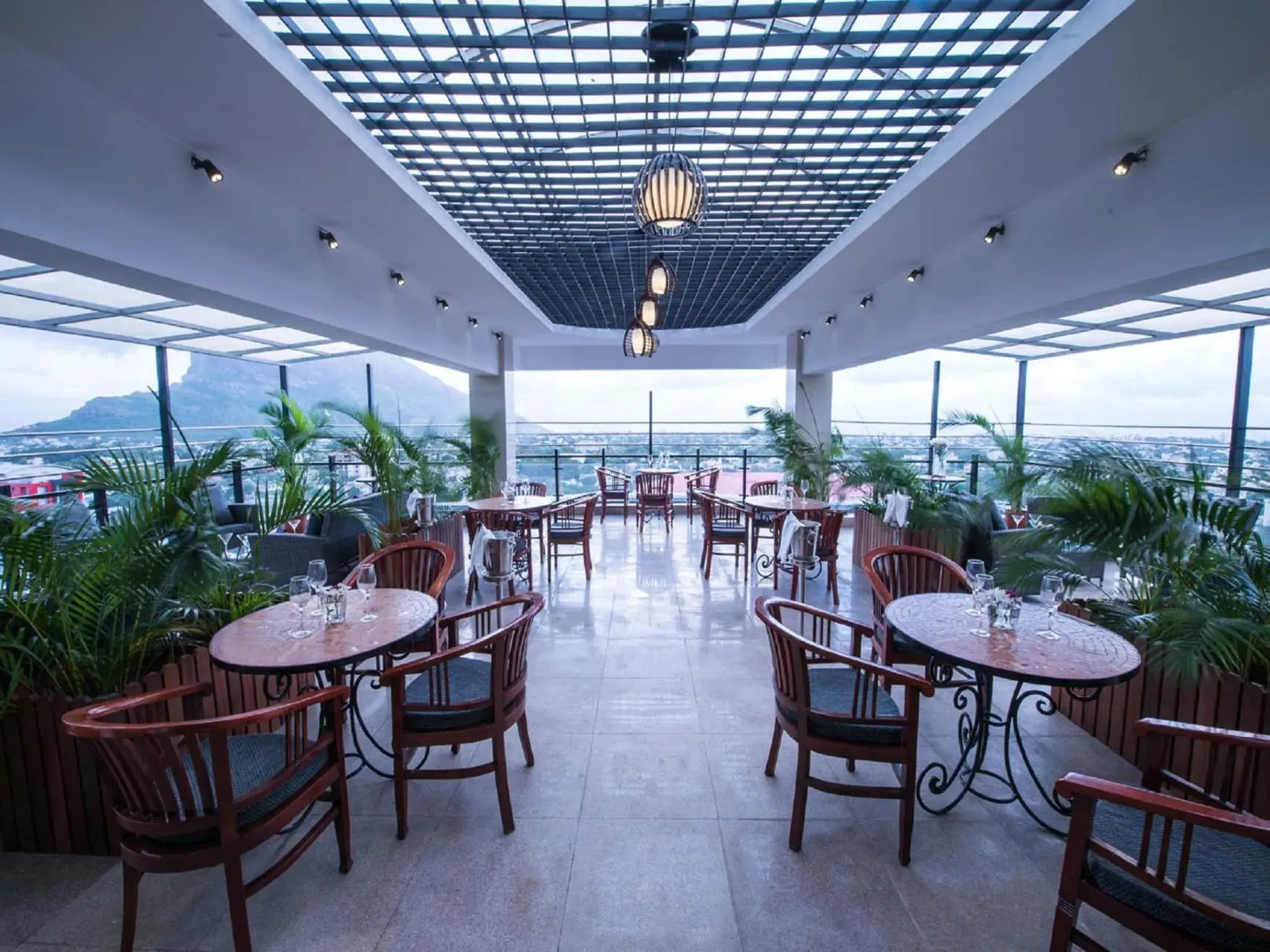 Restaurant/places to eat in Palms Hotel Restaurant/places to eat in Palms Hotel