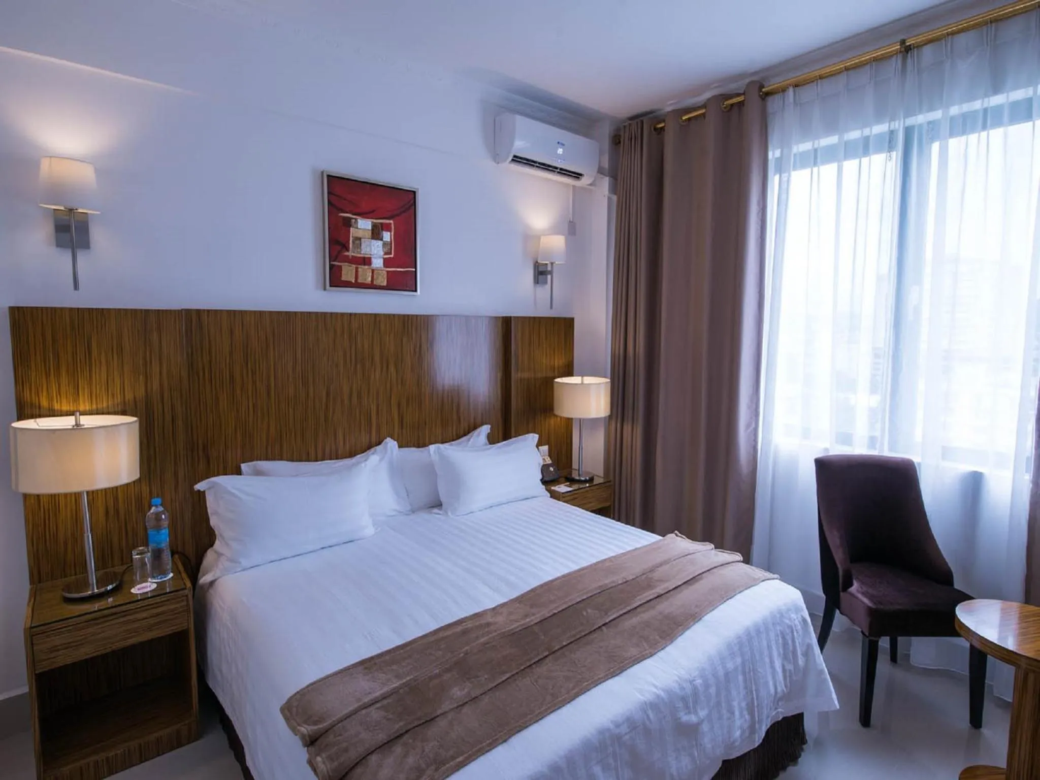 Bedroom in Palms Hotel