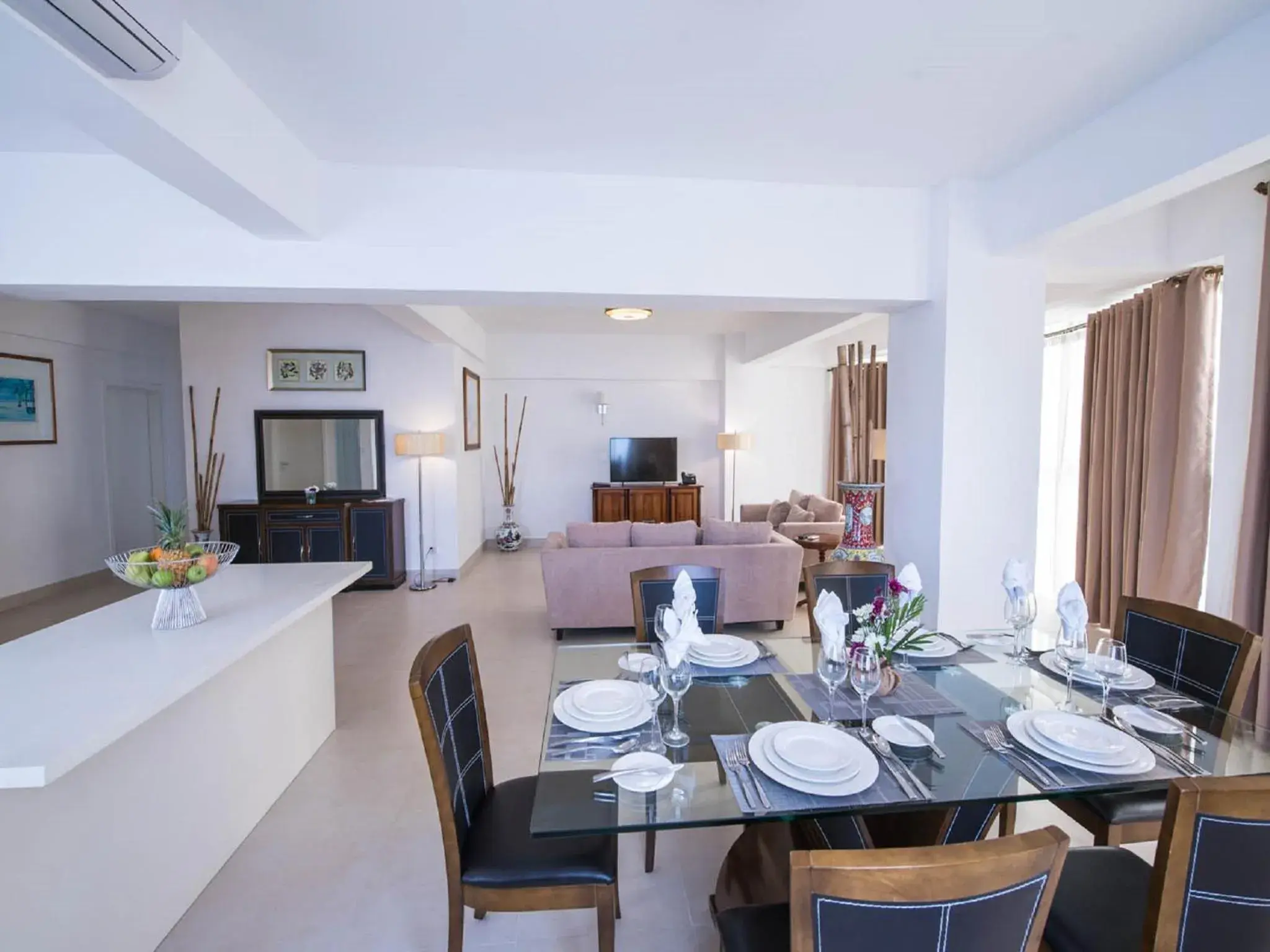 Living room in Palms Hotel Living room in Palms Hotel