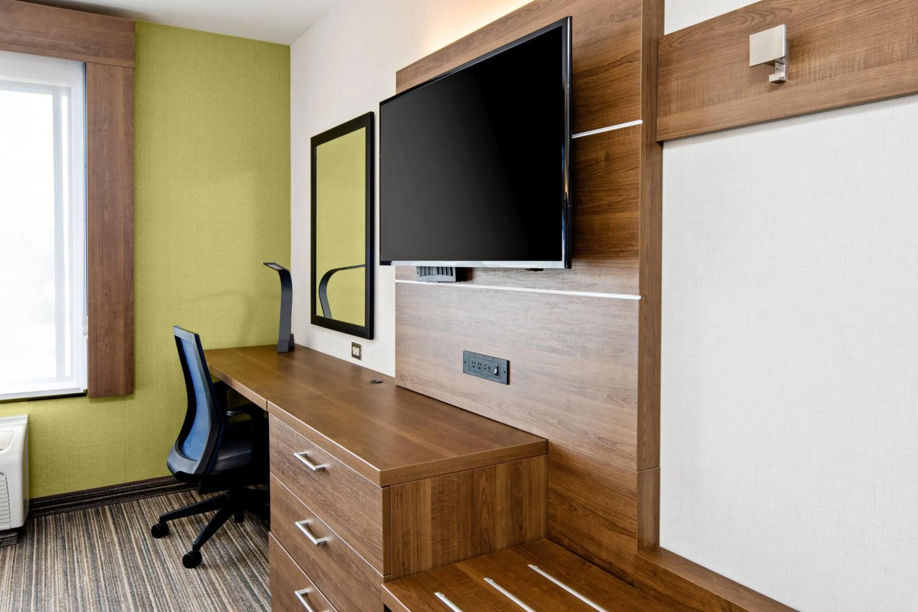 Photo of the whole room in Holiday Inn Express Hotel & Suites Atascadero by IHG