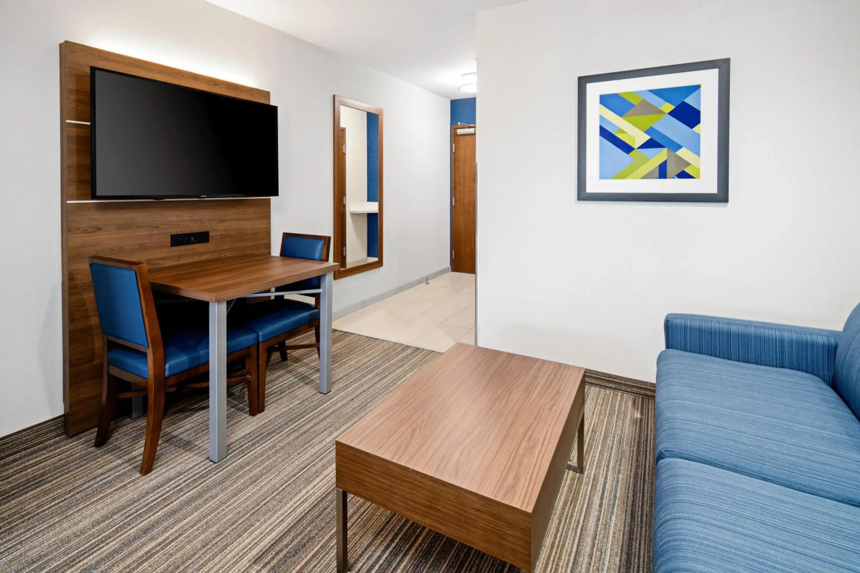 Standard Queen Room with Two Queen Beds and Mobility Accessible Tub in Holiday Inn Express Hotel & Suites Atascadero by IHG Standard Queen Room with Two Queen Beds and Mobility Accessible Tub in Holiday Inn Express Hotel & Suites Atascadero by IHG