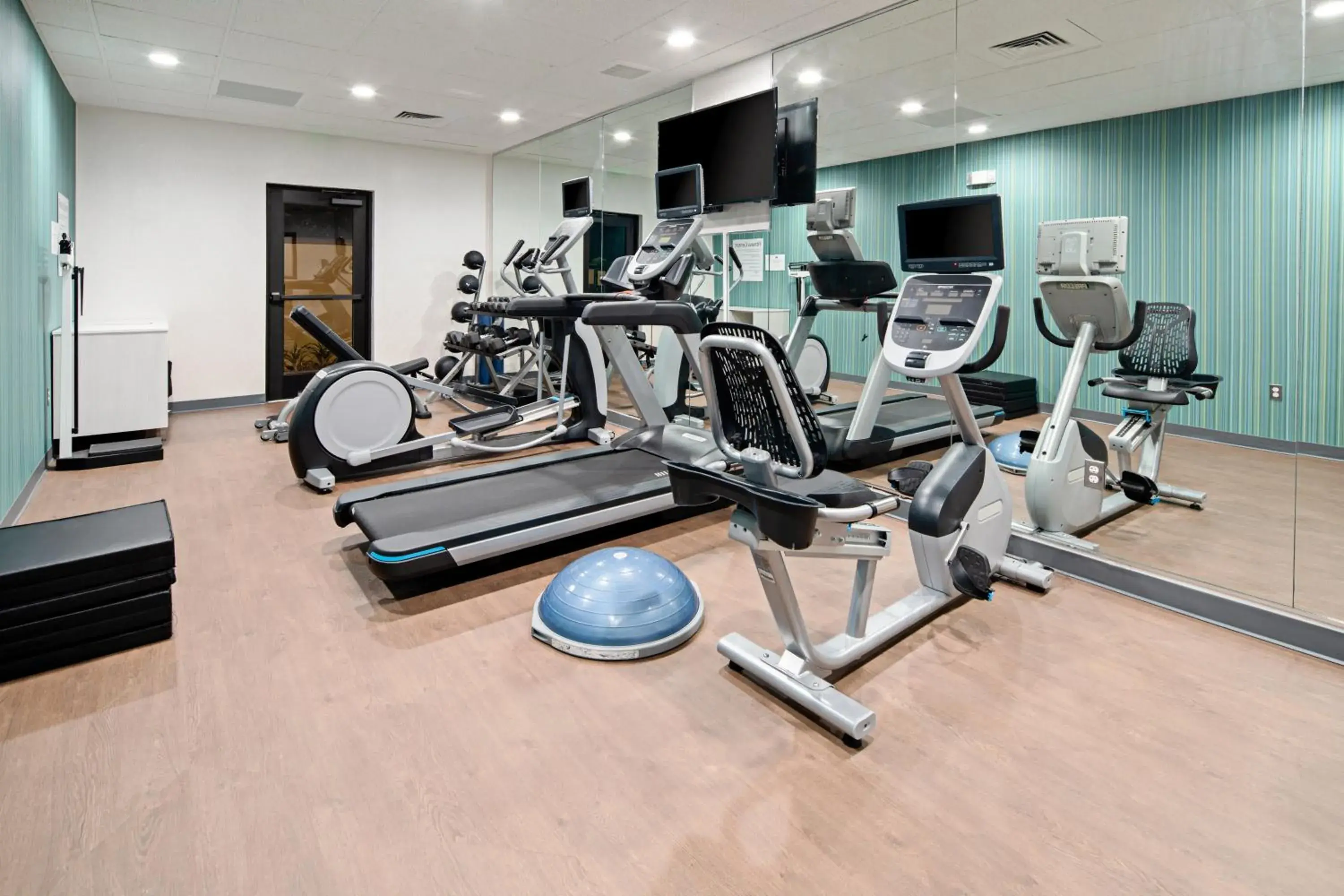 Fitness centre/facilities in Holiday Inn Express Hotel & Suites Atascadero by IHG Fitness centre/facilities in Holiday Inn Express Hotel & Suites Atascadero by IHG