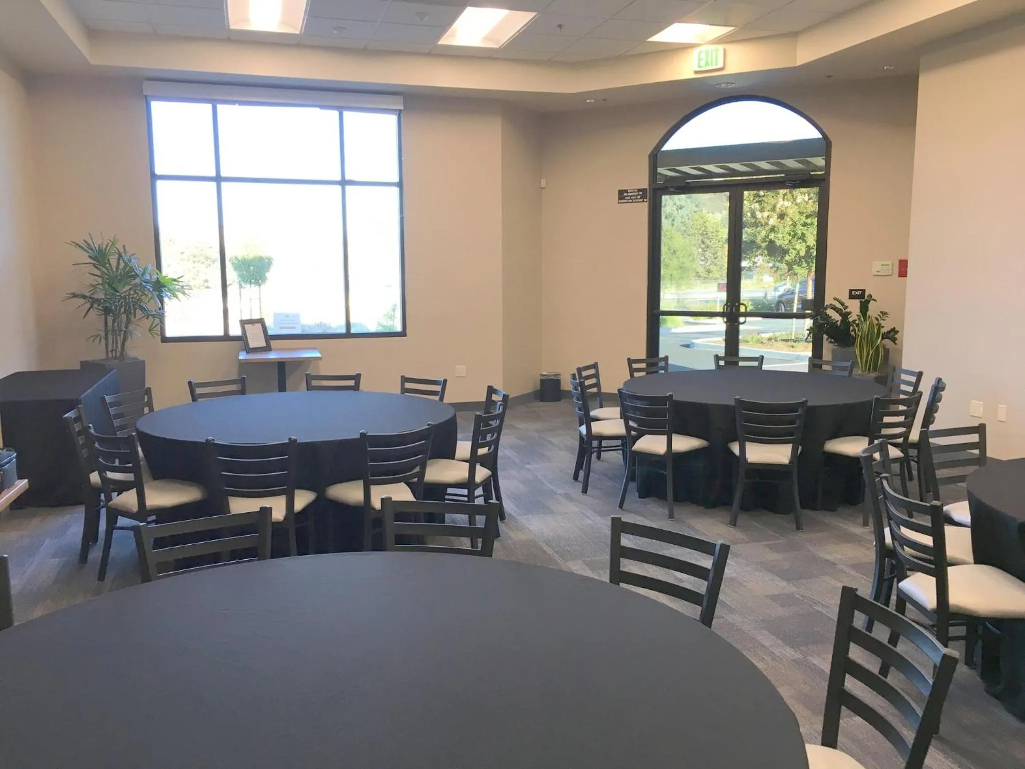 Meeting/conference room in Holiday Inn Express Hotel & Suites Atascadero by IHG