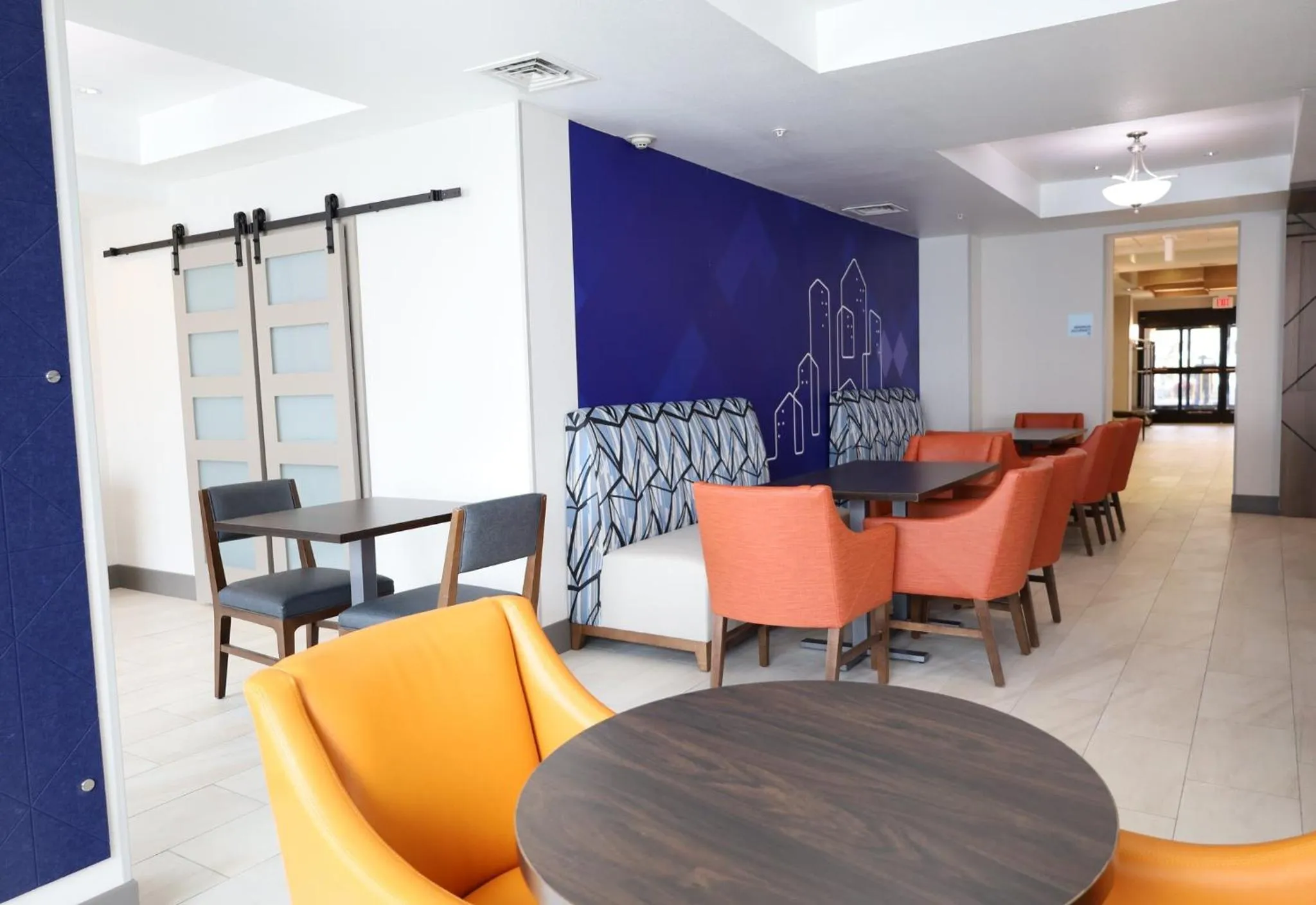 Breakfast in Holiday Inn Express Hotel & Suites Vancouver Mall-Portland Area by IHG