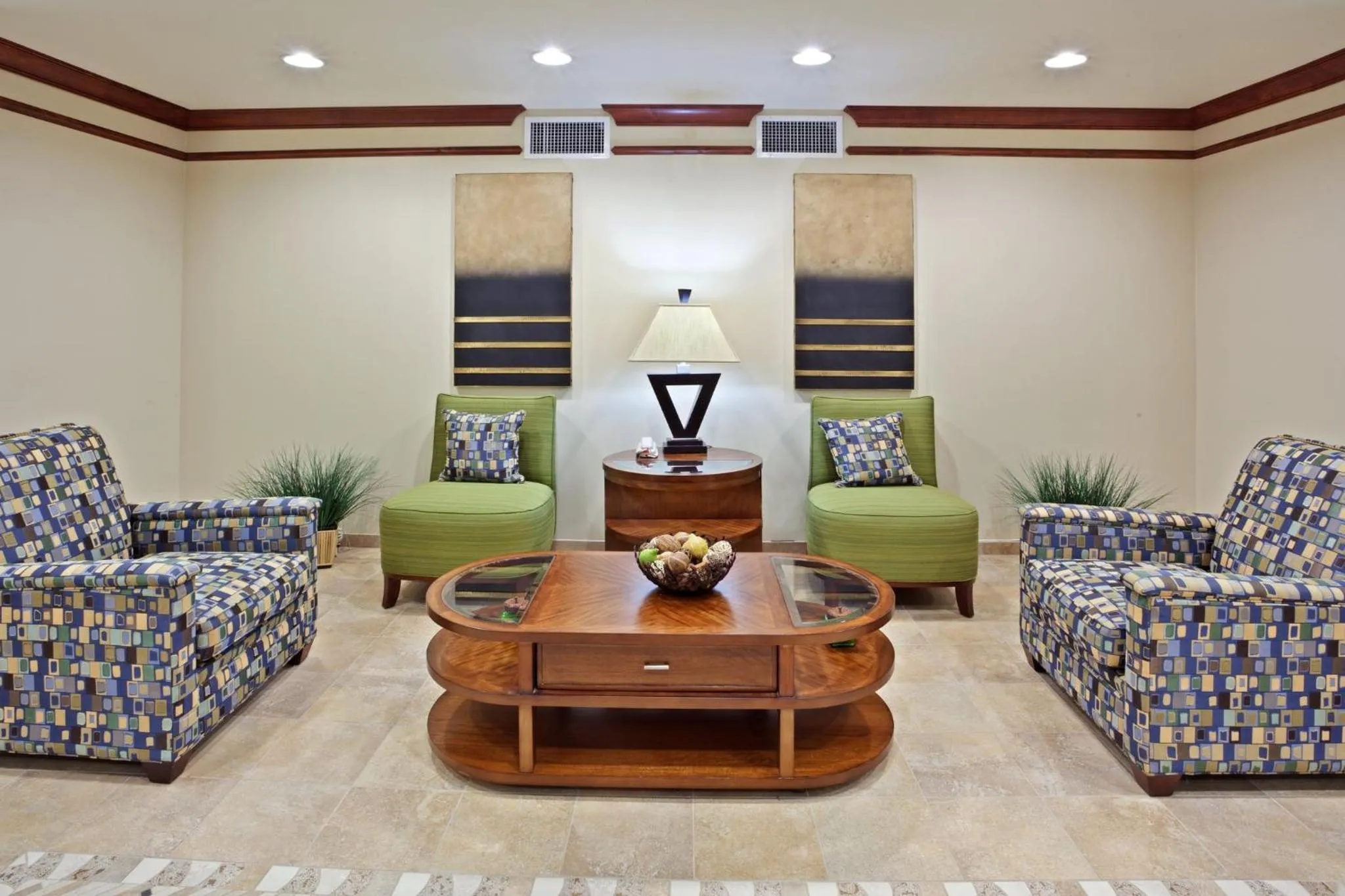 Property building in Holiday Inn Express Hotel & Suites Vancouver Mall-Portland Area by IHG