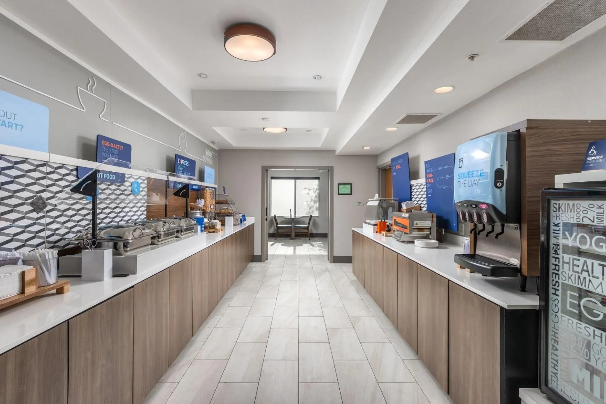 Breakfast in Holiday Inn Express Hotel & Suites Vancouver Mall-Portland Area by IHG