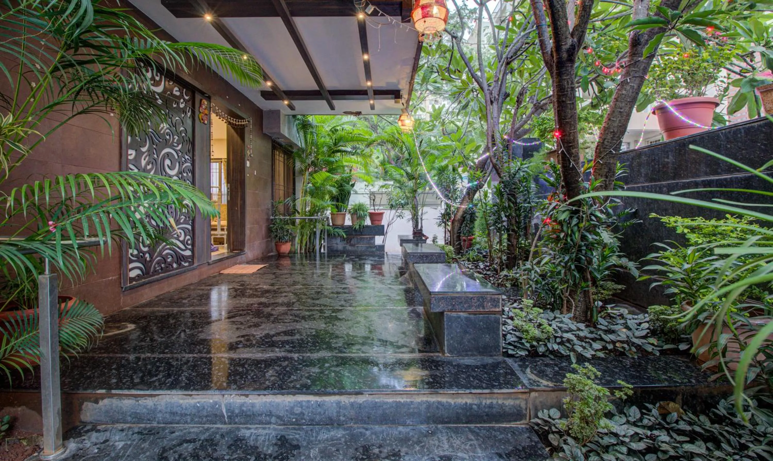 Facade/entrance in Treebo Sumati Baner