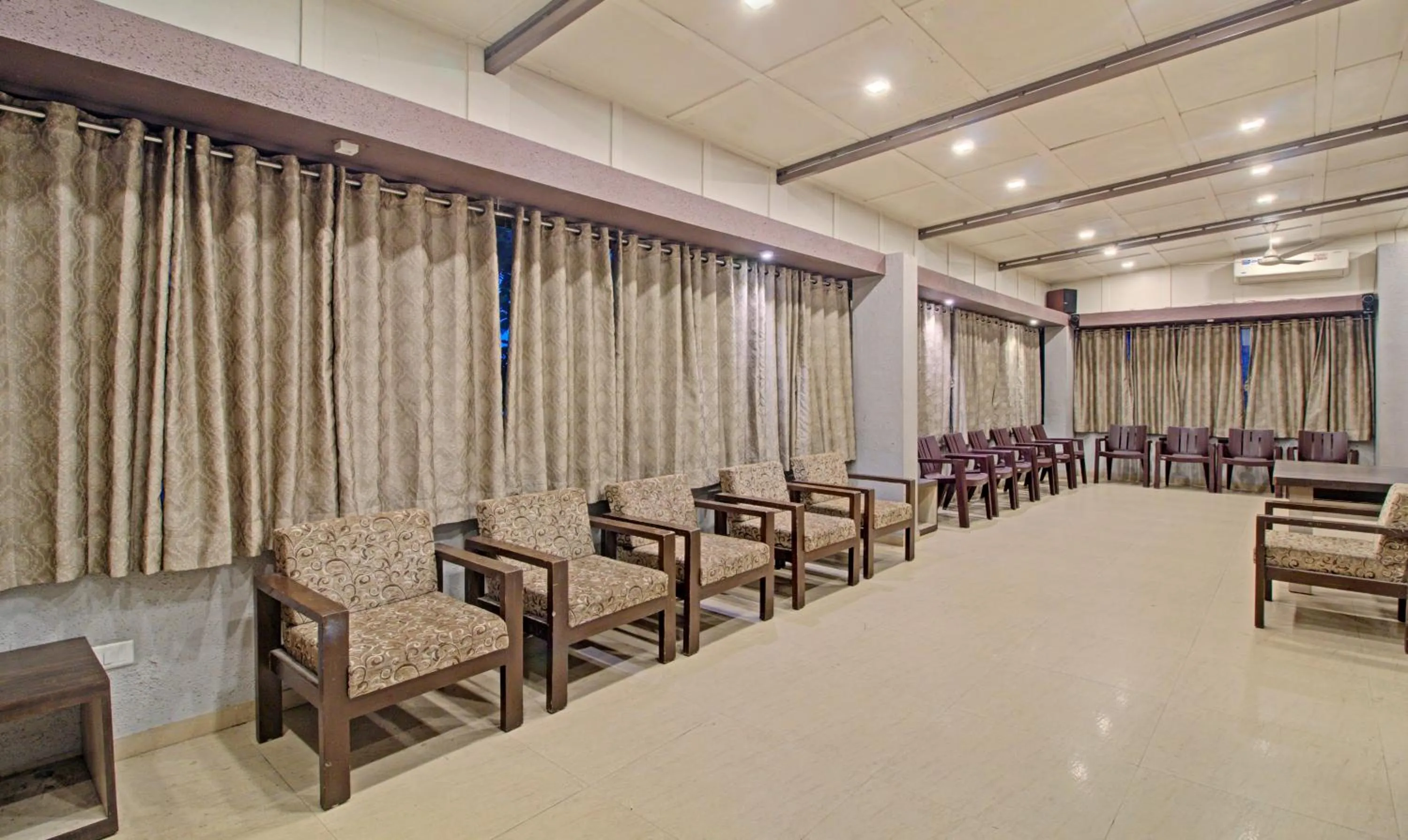 Meeting/conference room in Treebo Sumati Baner