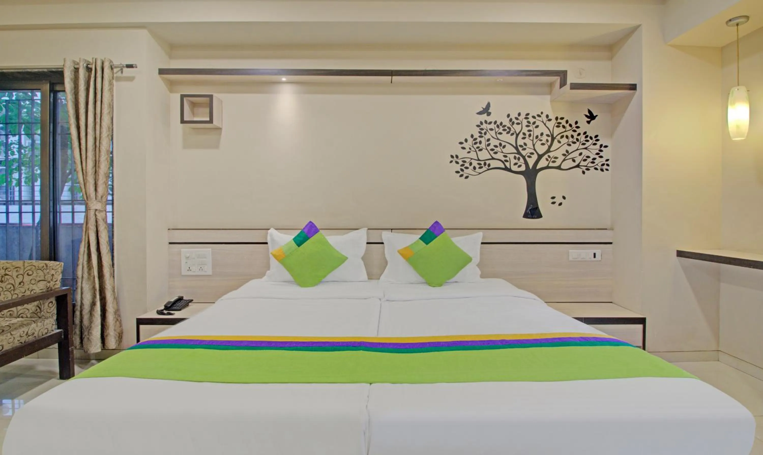 Bedroom, Bed in Treebo Sumati Baner