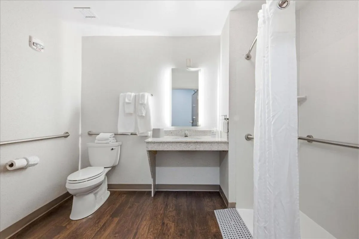 Bathroom in Holiday Inn Express & Suites Bethlehem Airport-Allentown Area