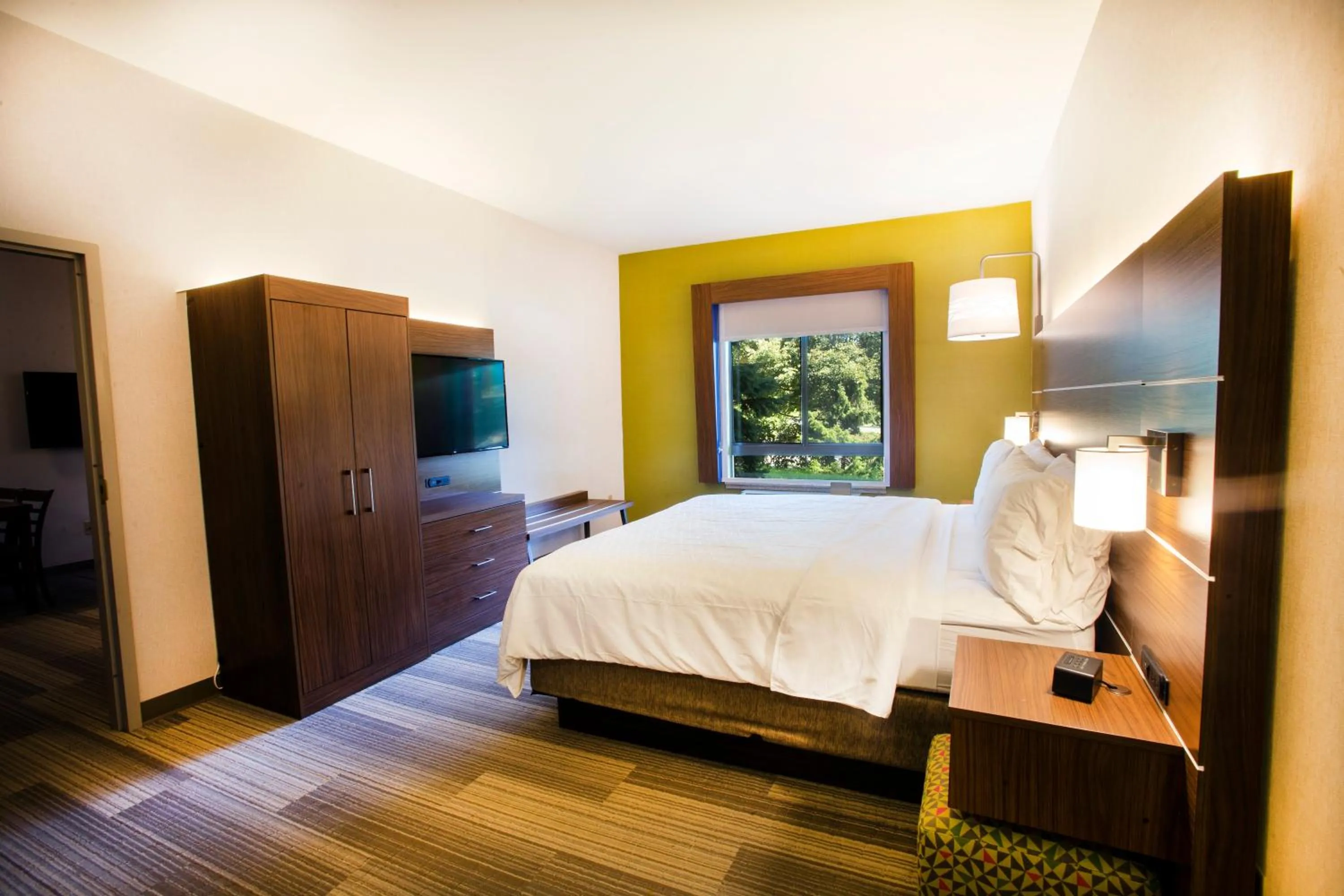 Bedroom, Bed in Holiday Inn Express & Suites Bethlehem Arpt-Allentown Area