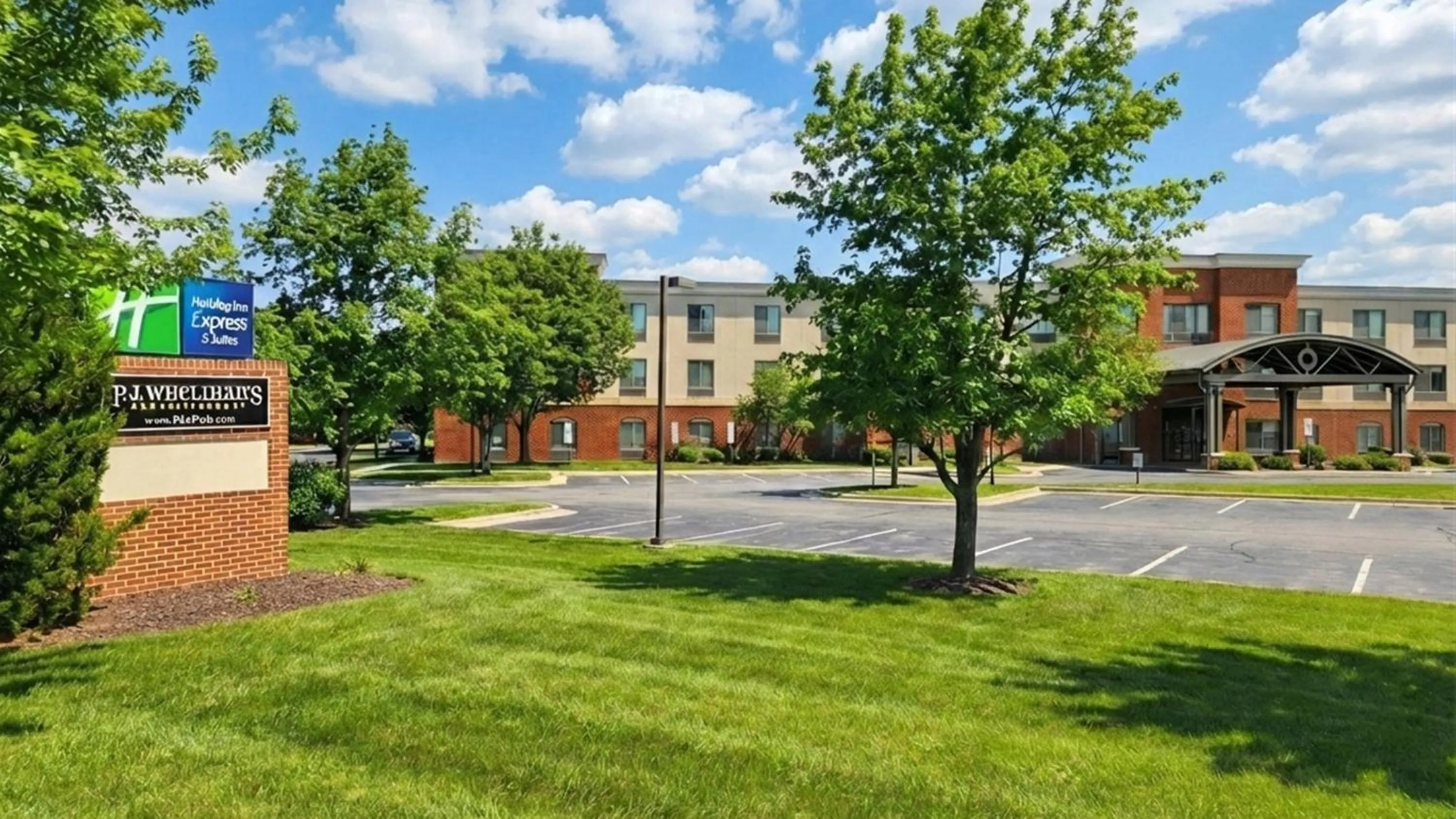 Property building in Holiday Inn Express & Suites Bethlehem Airport-Allentown Area