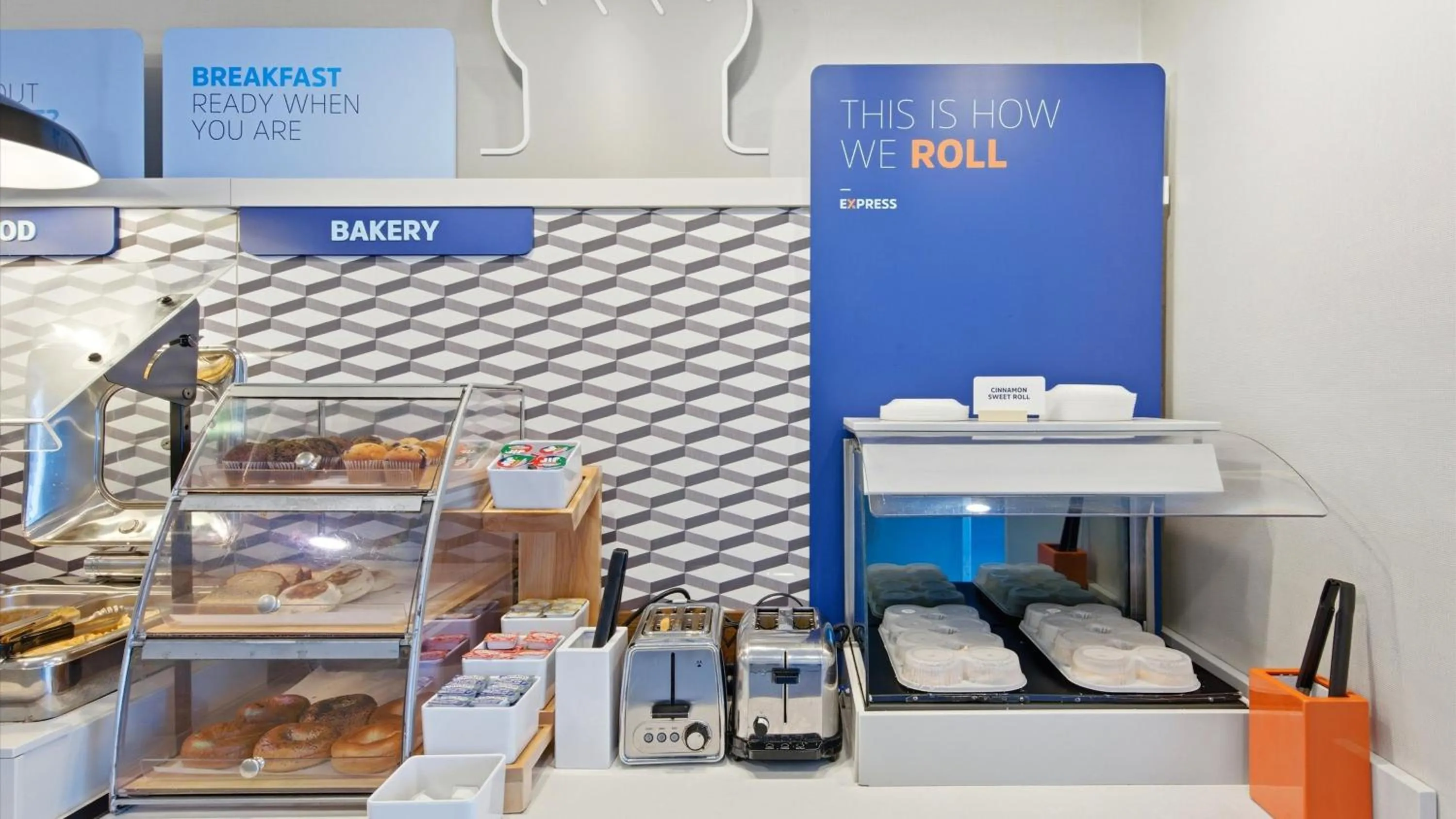 Breakfast in Holiday Inn Express & Suites Bethlehem Airport-Allentown Area