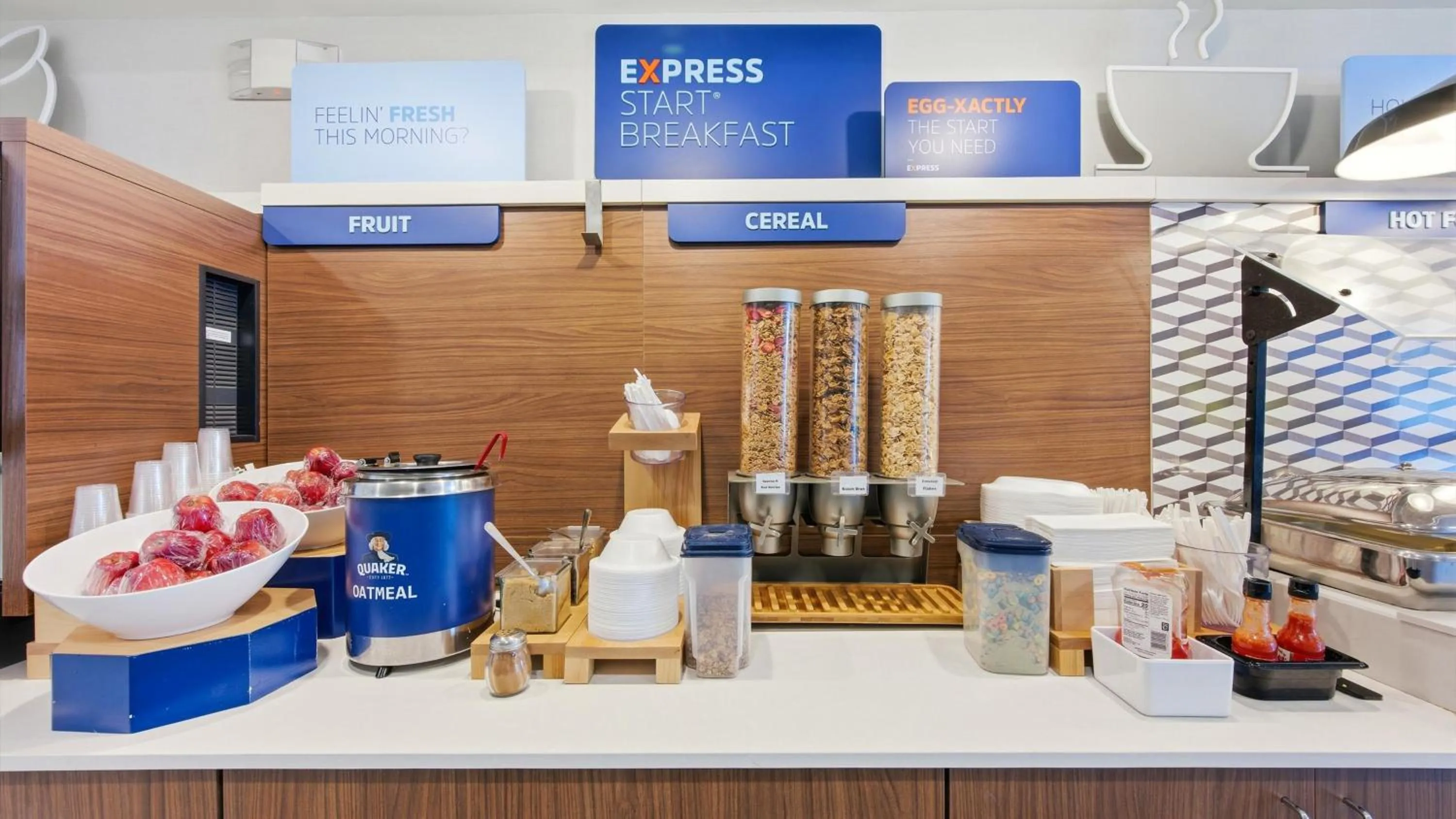 Breakfast in Holiday Inn Express & Suites Bethlehem Airport-Allentown Area