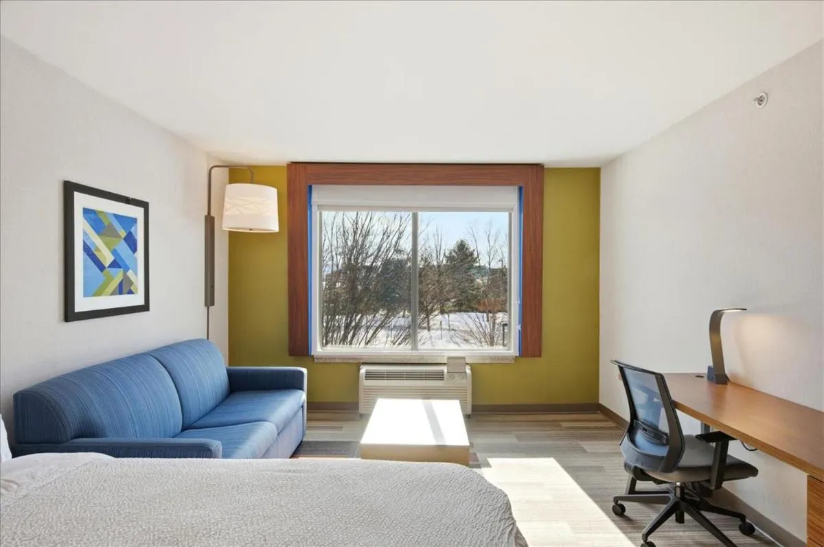 Bedroom, Bed in Holiday Inn Express & Suites Bethlehem Airport-Allentown Area