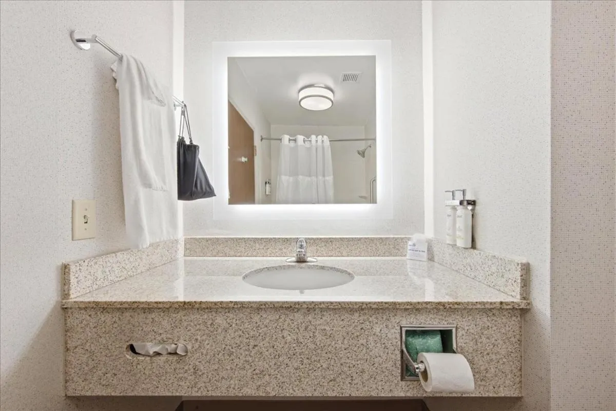 Bathroom in Holiday Inn Express & Suites Bethlehem Airport-Allentown Area