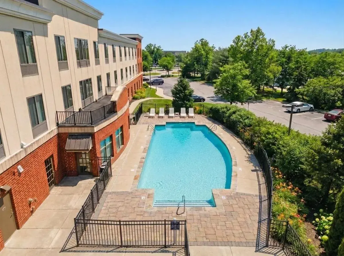 Swimming pool in Holiday Inn Express & Suites Bethlehem Airport-Allentown Area Swimming pool in Holiday Inn Express & Suites Bethlehem Airport-Allentown Area