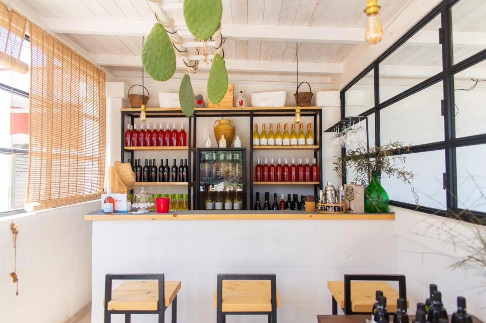 Lounge or bar in Tenuta Amostuni-Country House