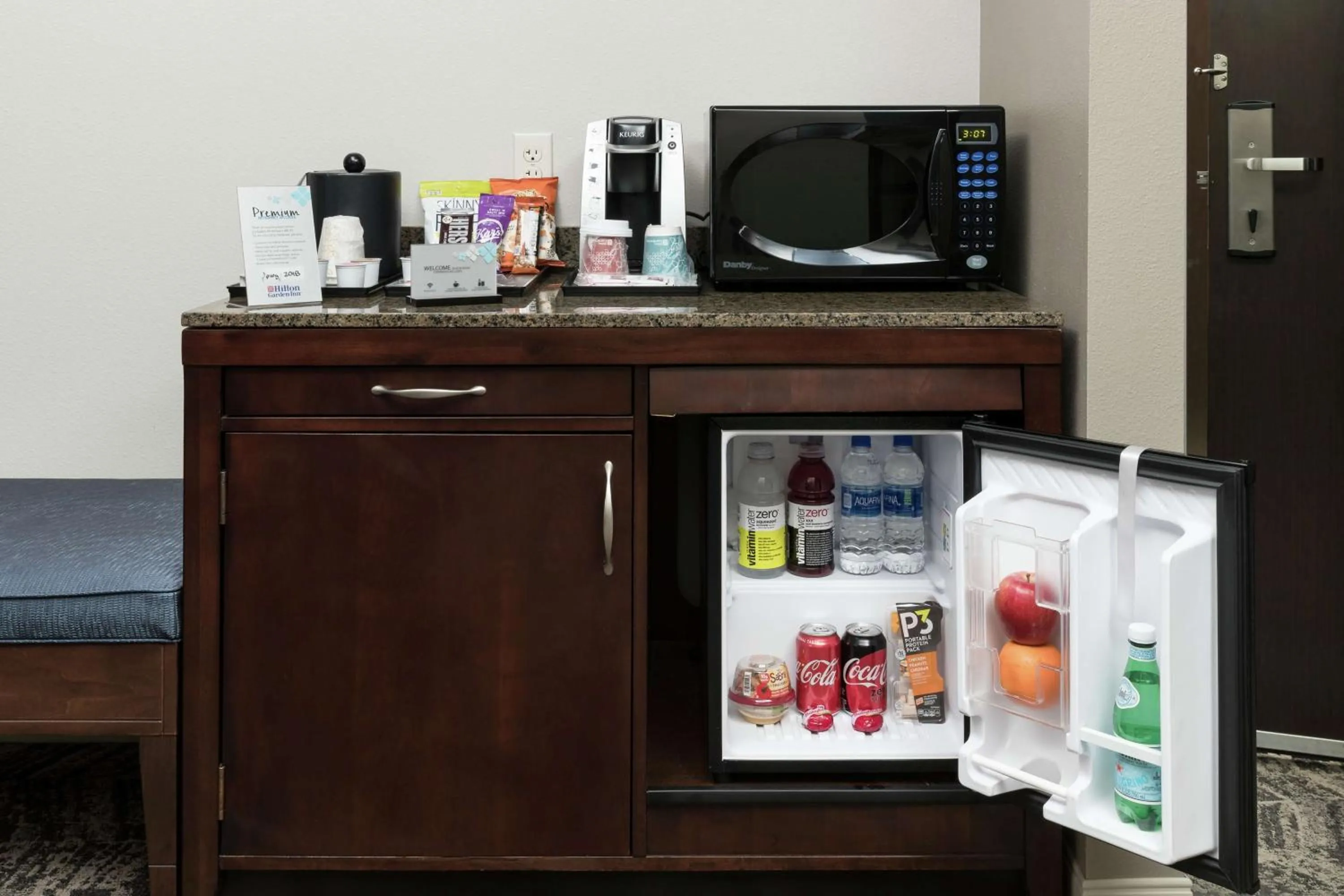 Bedroom in Hilton Garden Inn DFW North Grapevine