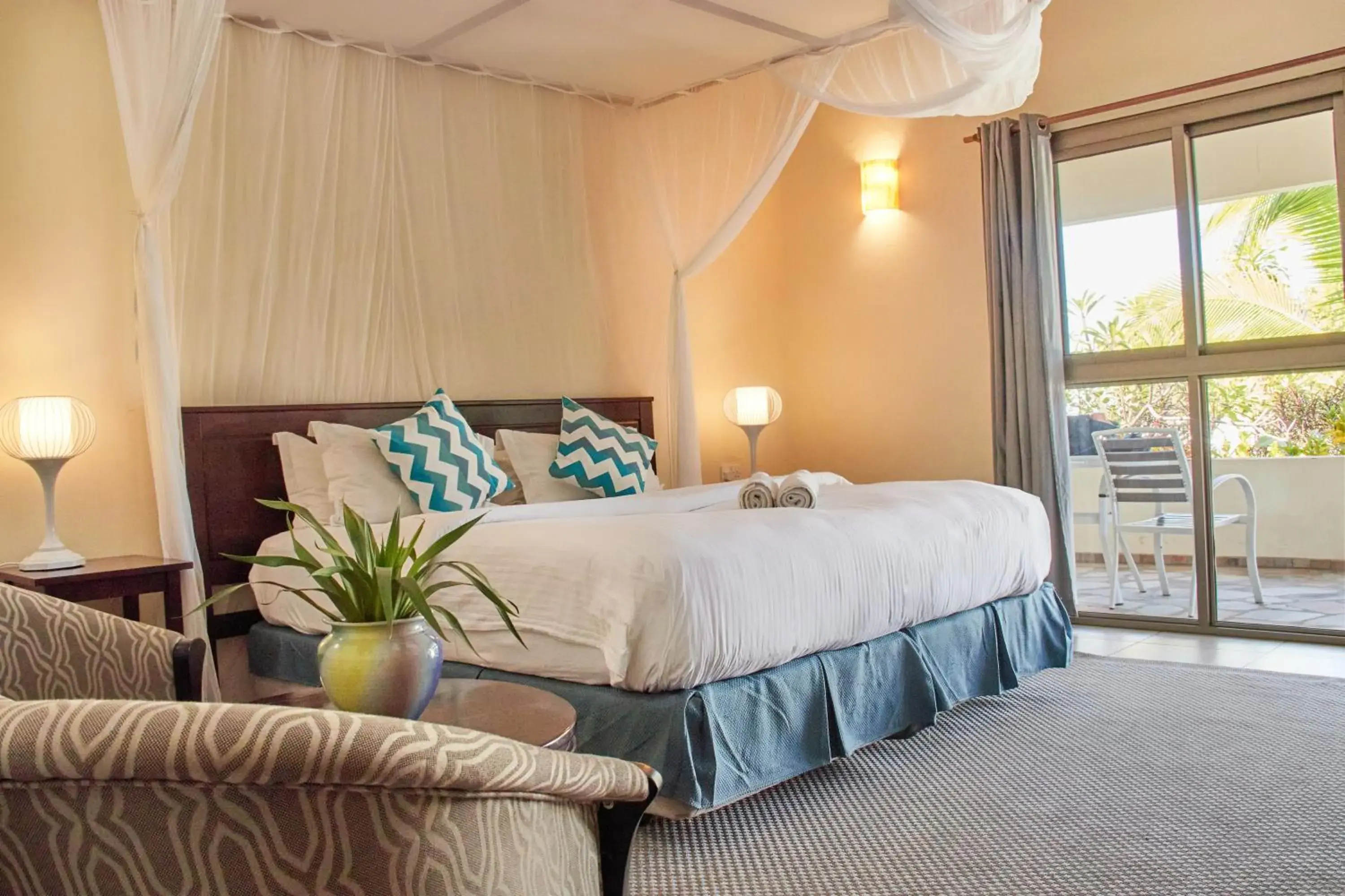 Standard King Room - single occupancy in Lake Kariba Inns Standard King Room - single occupancy in Lake Kariba Inns