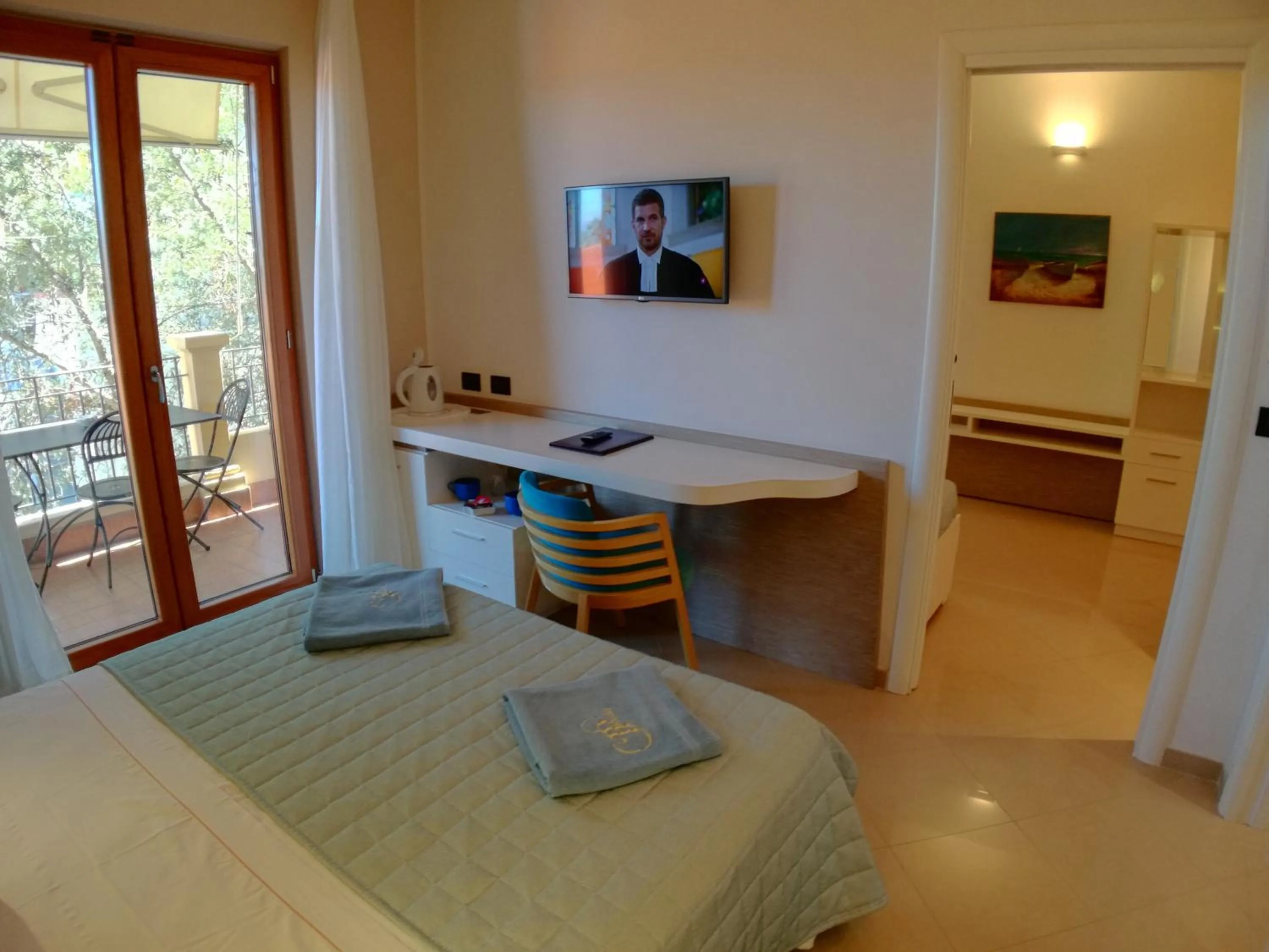 TV and multimedia, Bed in Hotel Residence Piccolo