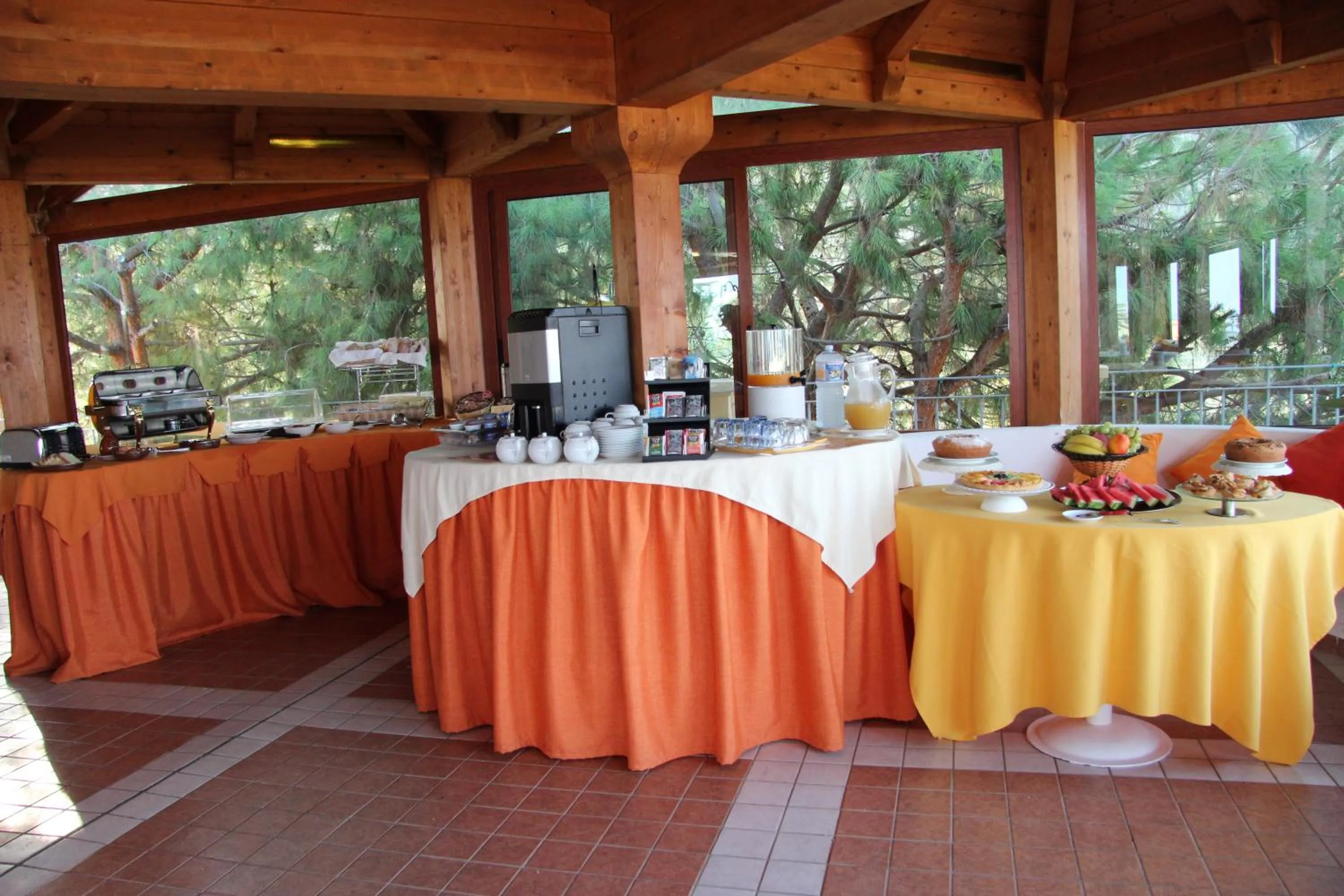 Restaurant/places to eat in Hotel Residence Piccolo