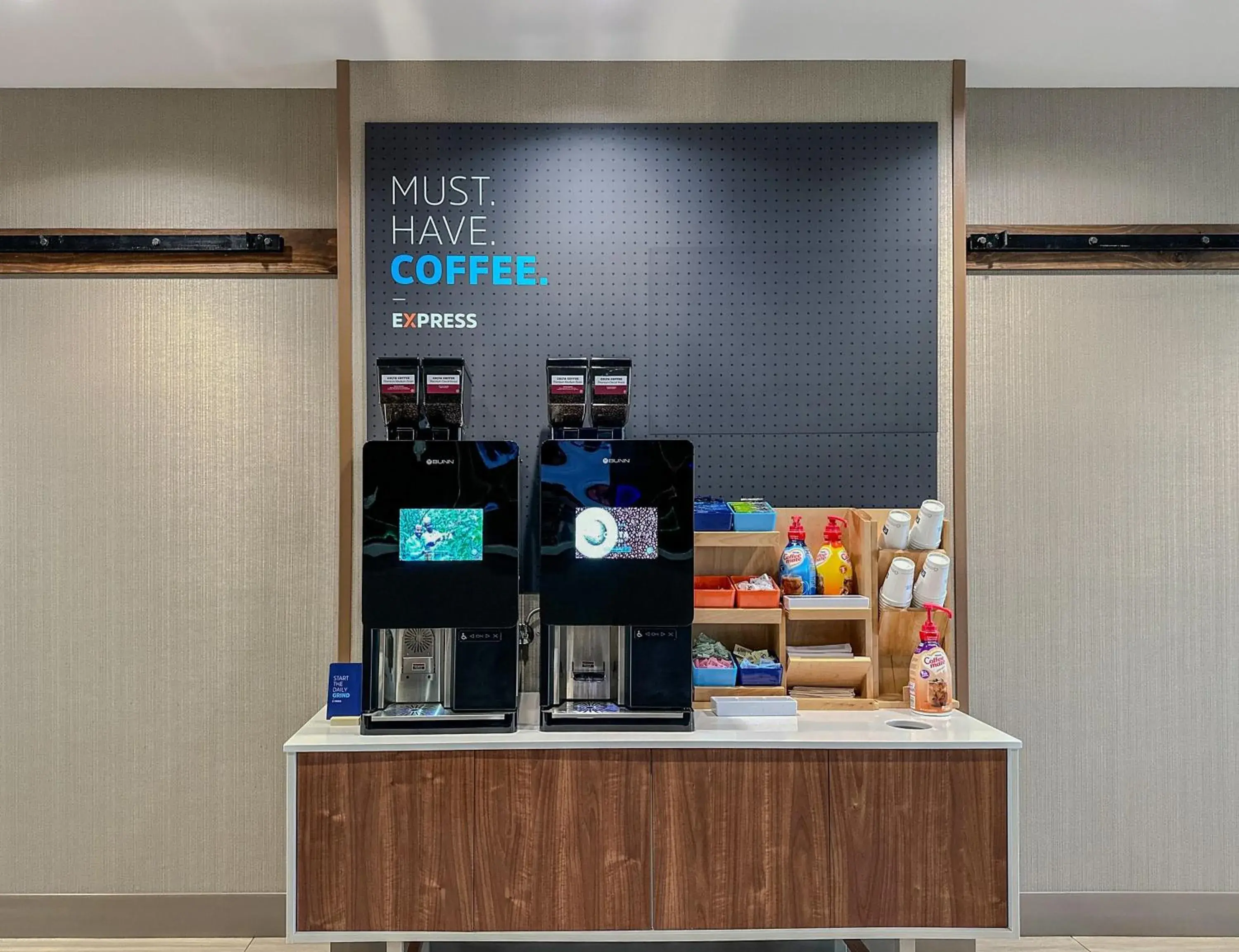 Breakfast in Holiday Inn Express Hotel Howe / Sturgis by IHG Breakfast in Holiday Inn Express Hotel Howe / Sturgis by IHG