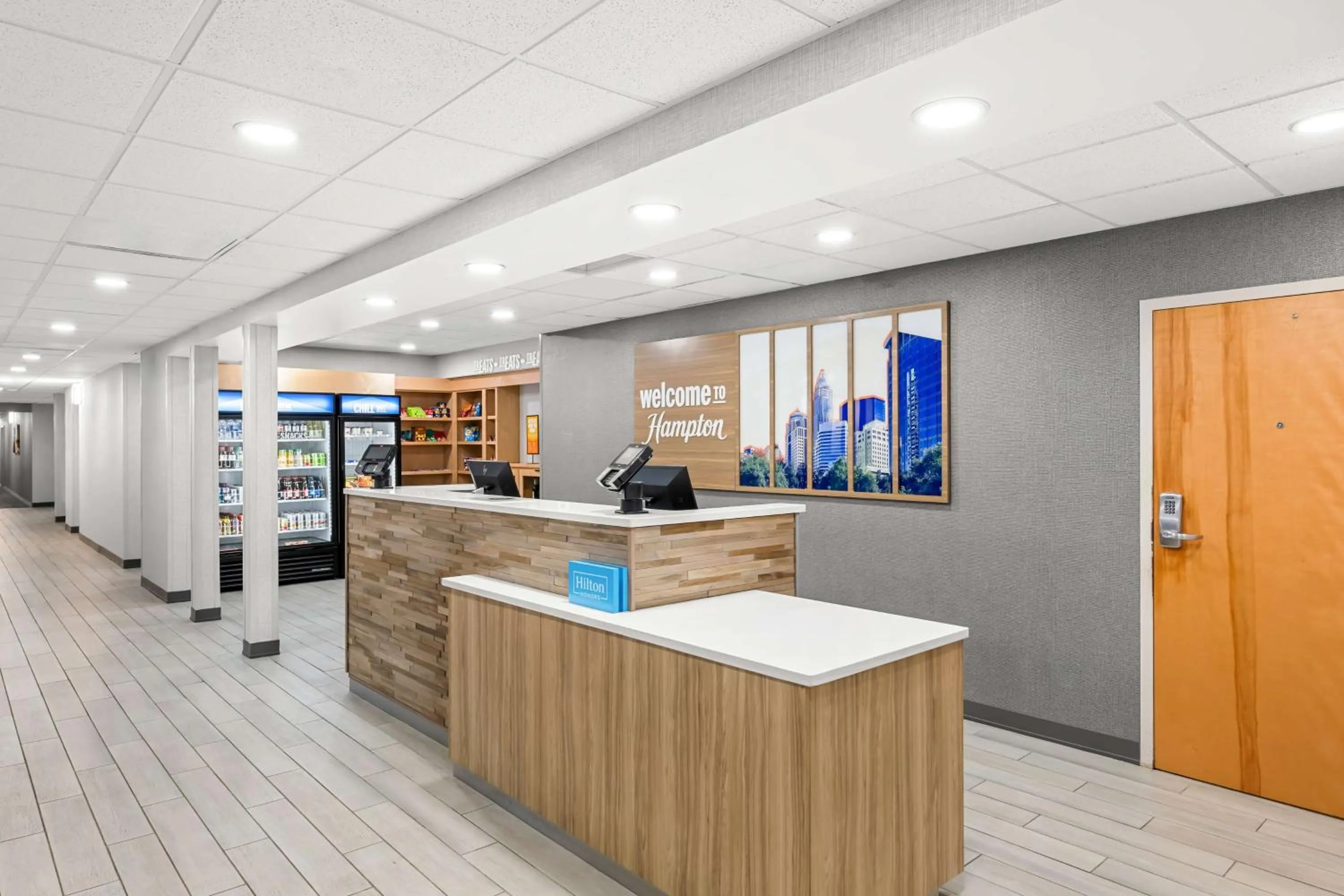 Lobby or reception in Hampton Inn & Suites Charlotte-Airport