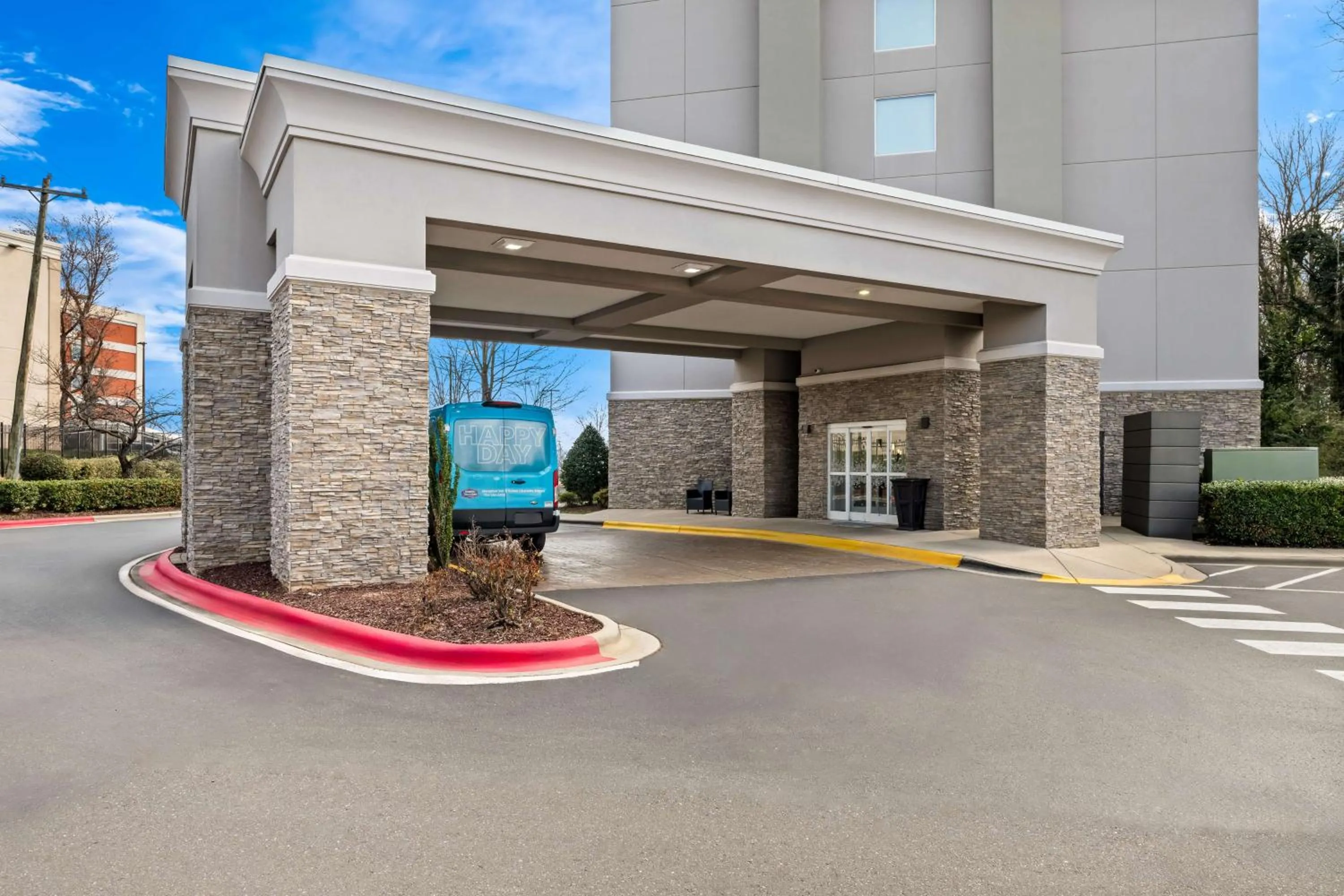 Property building in Hampton Inn & Suites Charlotte-Airport