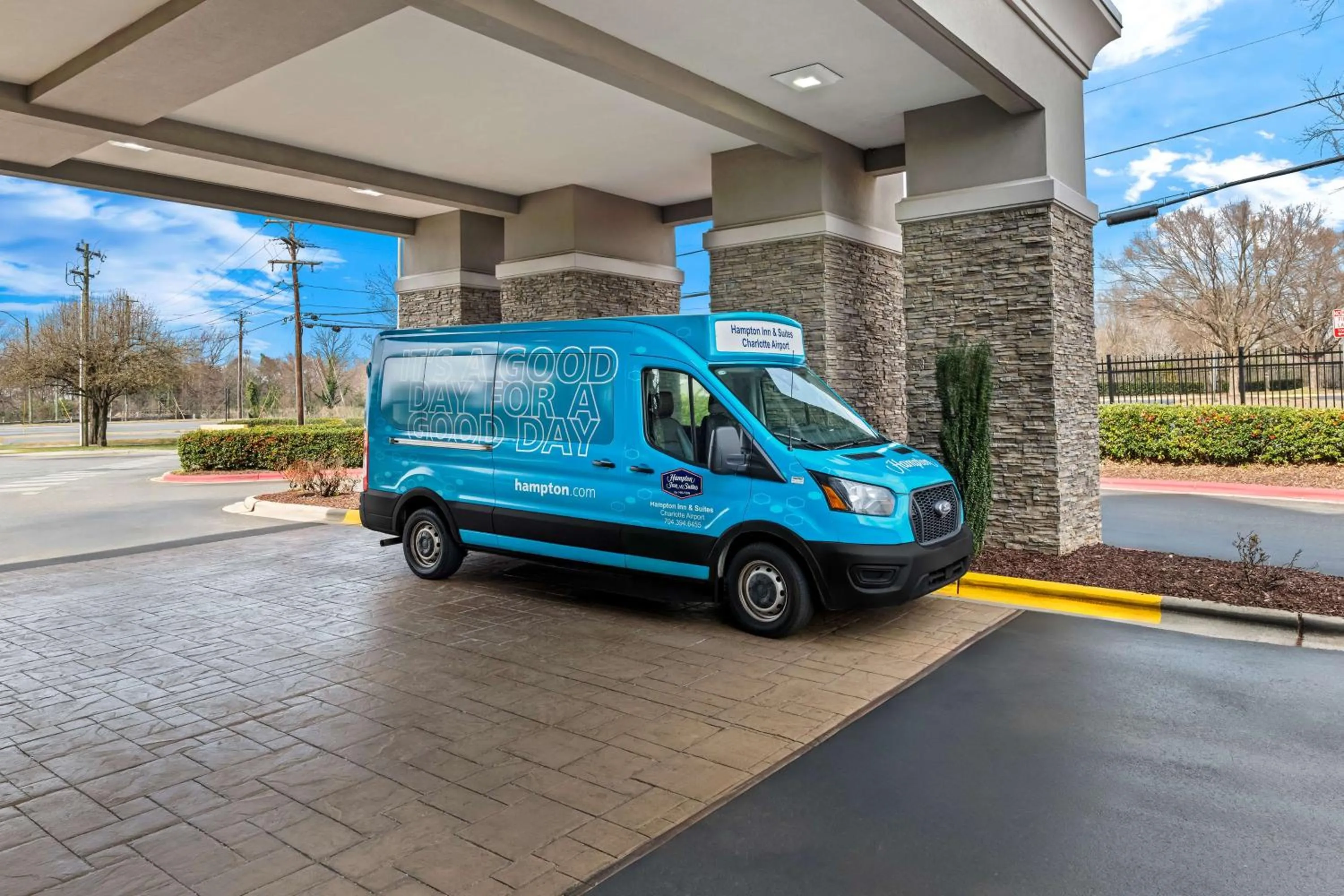 Property building in Hampton Inn & Suites Charlotte-Airport