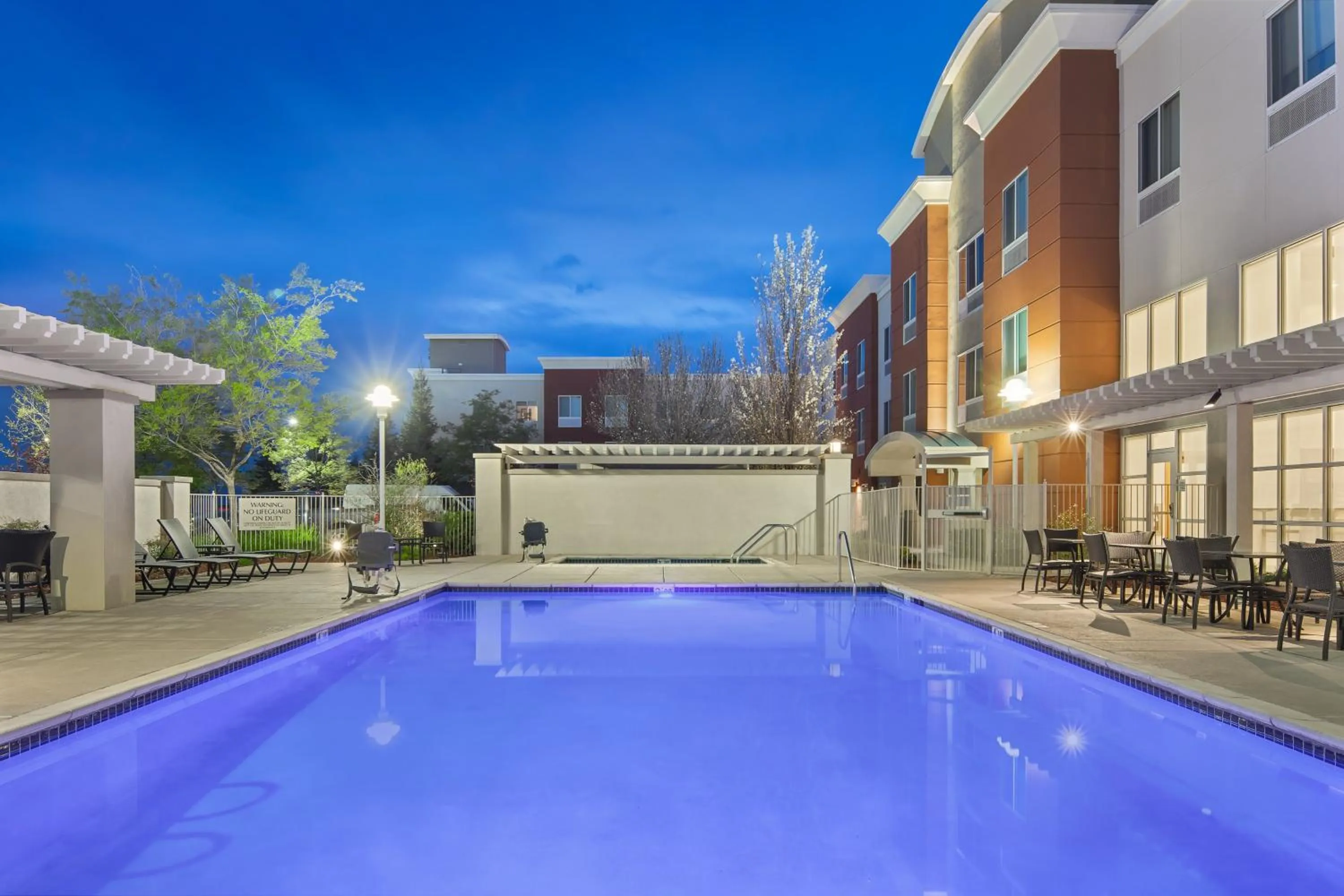 Swimming pool in Holiday Inn Express Hotel & Suites Sacramento Airport Natomas by IHG