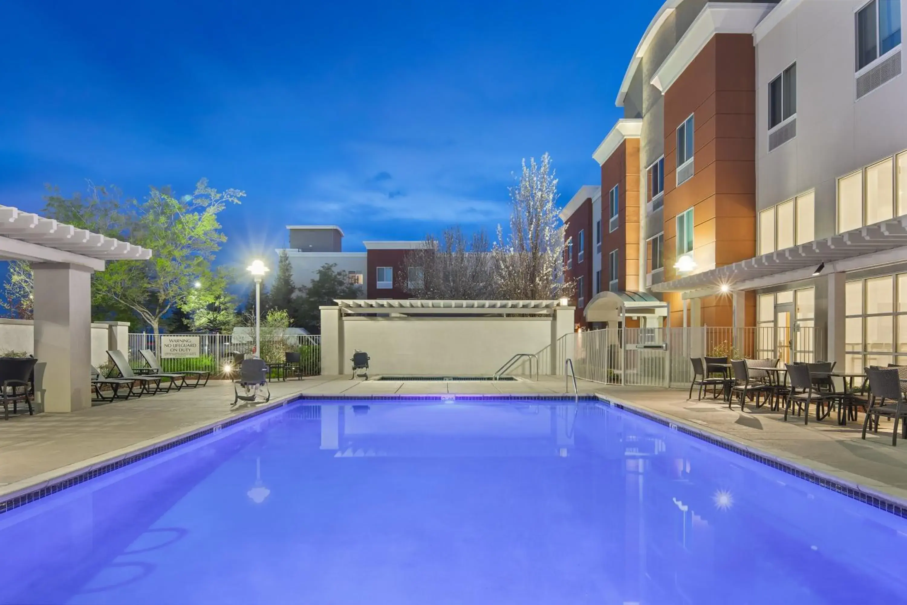 Swimming Pool in Holiday Inn Express Hotel & Suites Sacramento Airport Natomas