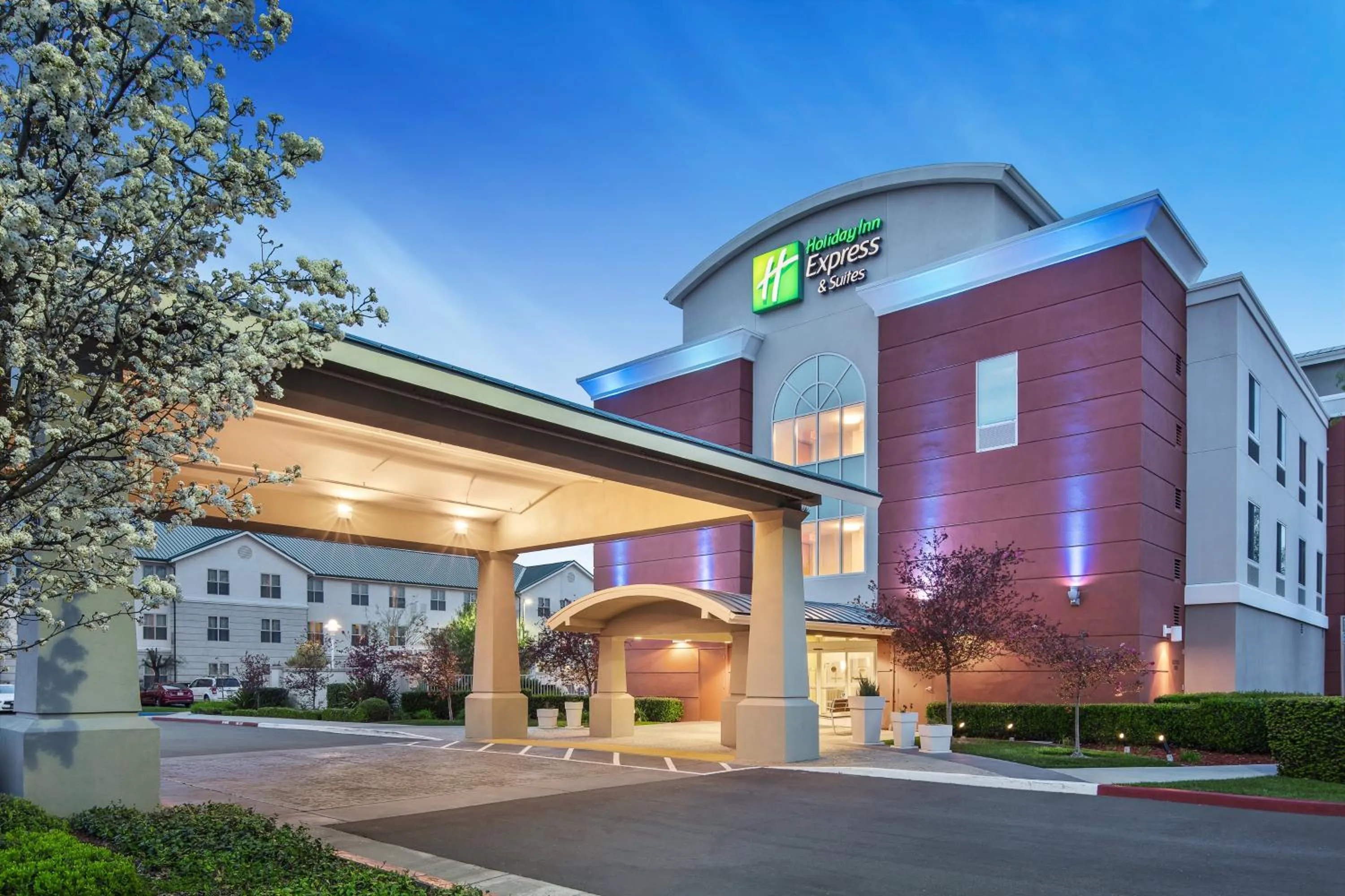 Property building in Holiday Inn Express Hotel & Suites Sacramento Airport Natomas by IHG