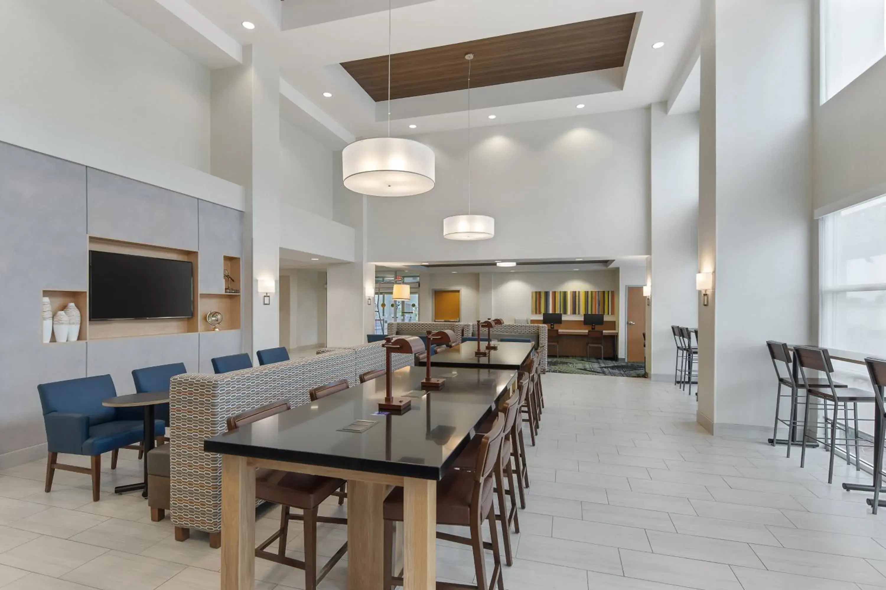 Breakfast, Restaurant/Places to Eat in Holiday Inn Express Hotel & Suites Sacramento Airport Natomas