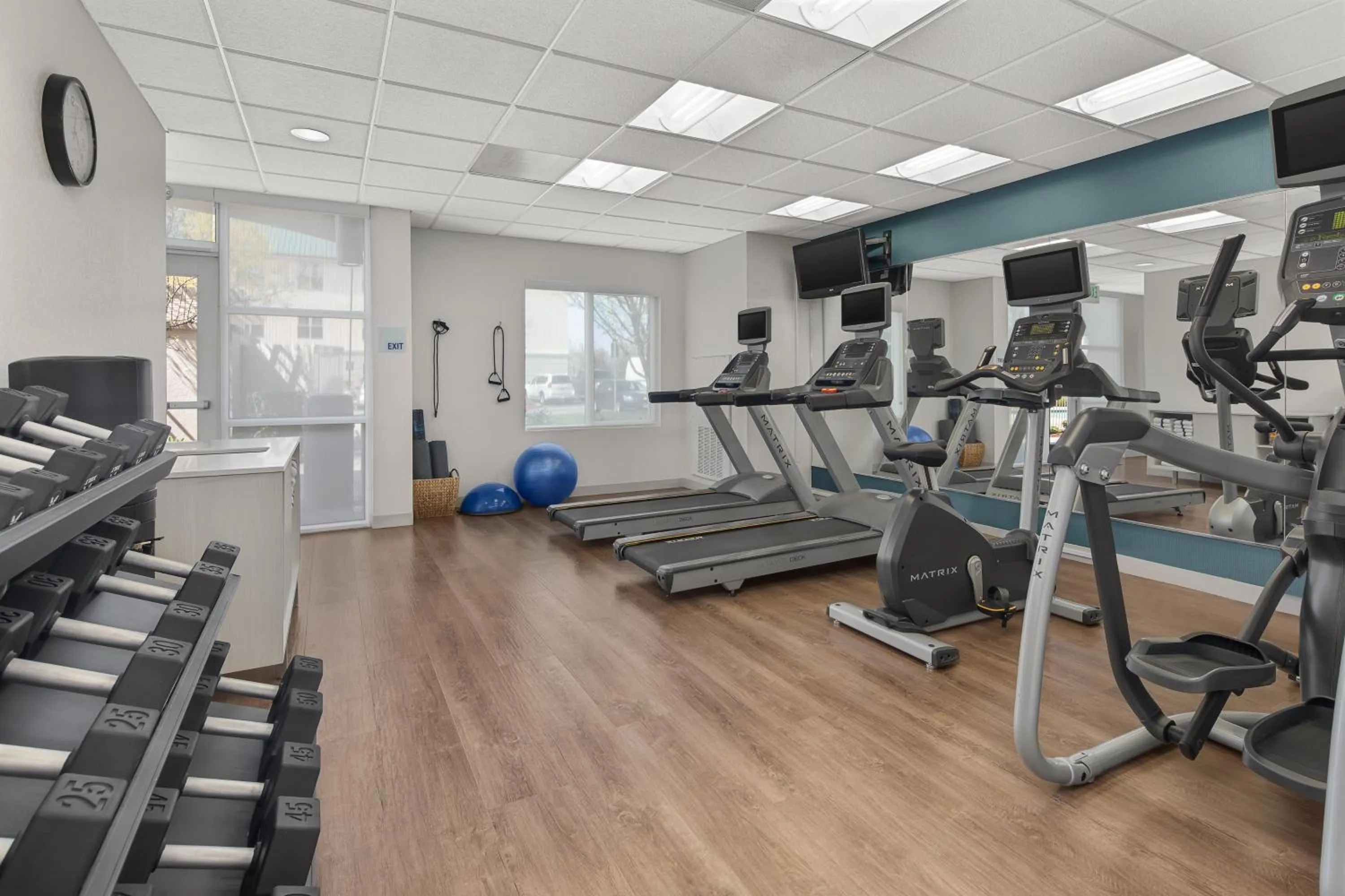 Fitness centre/facilities in Holiday Inn Express Hotel & Suites Sacramento Airport Natomas by IHG