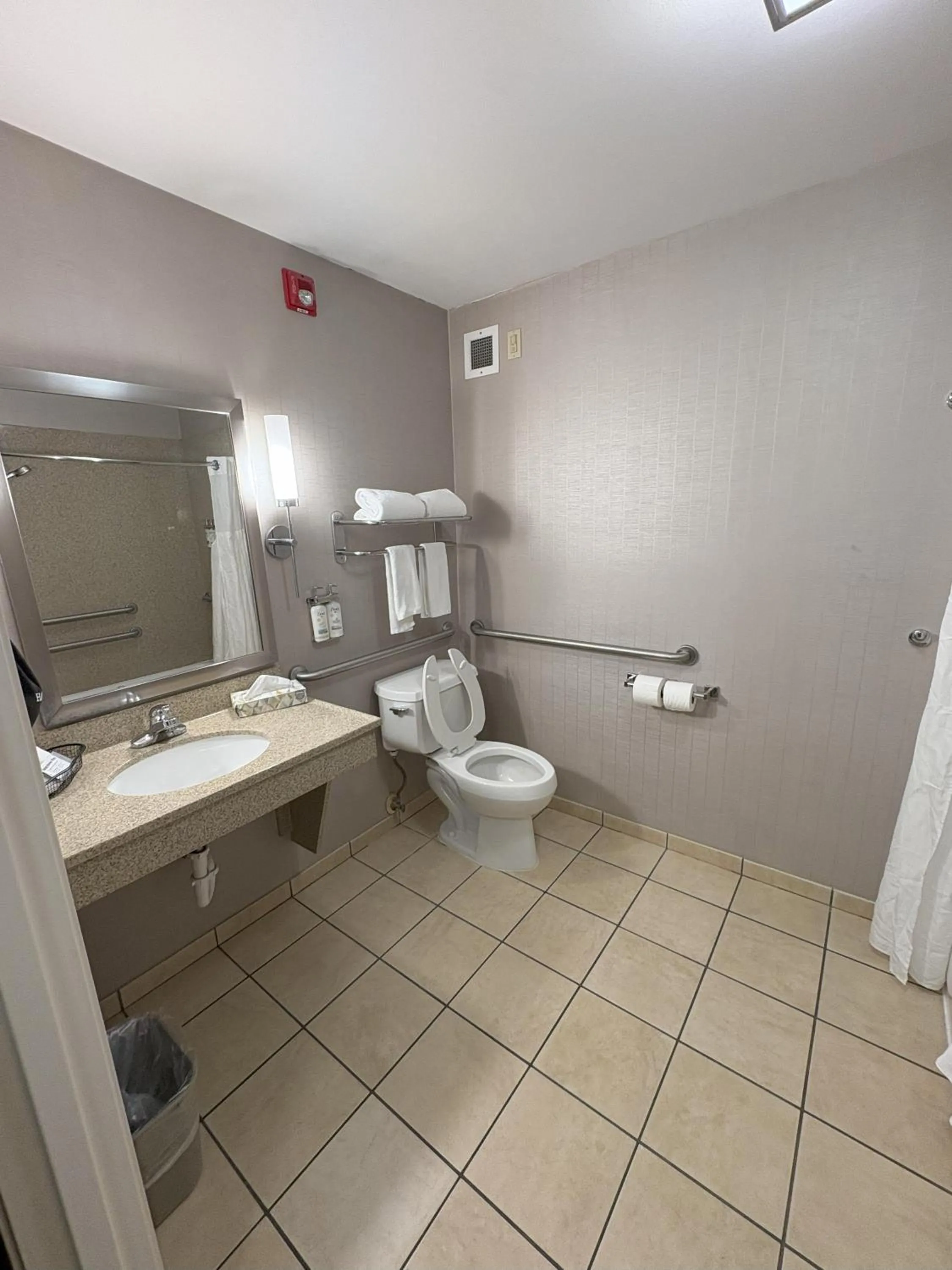 Bathroom in Holiday Inn Express Hotel & Suites Lafayette by IHG