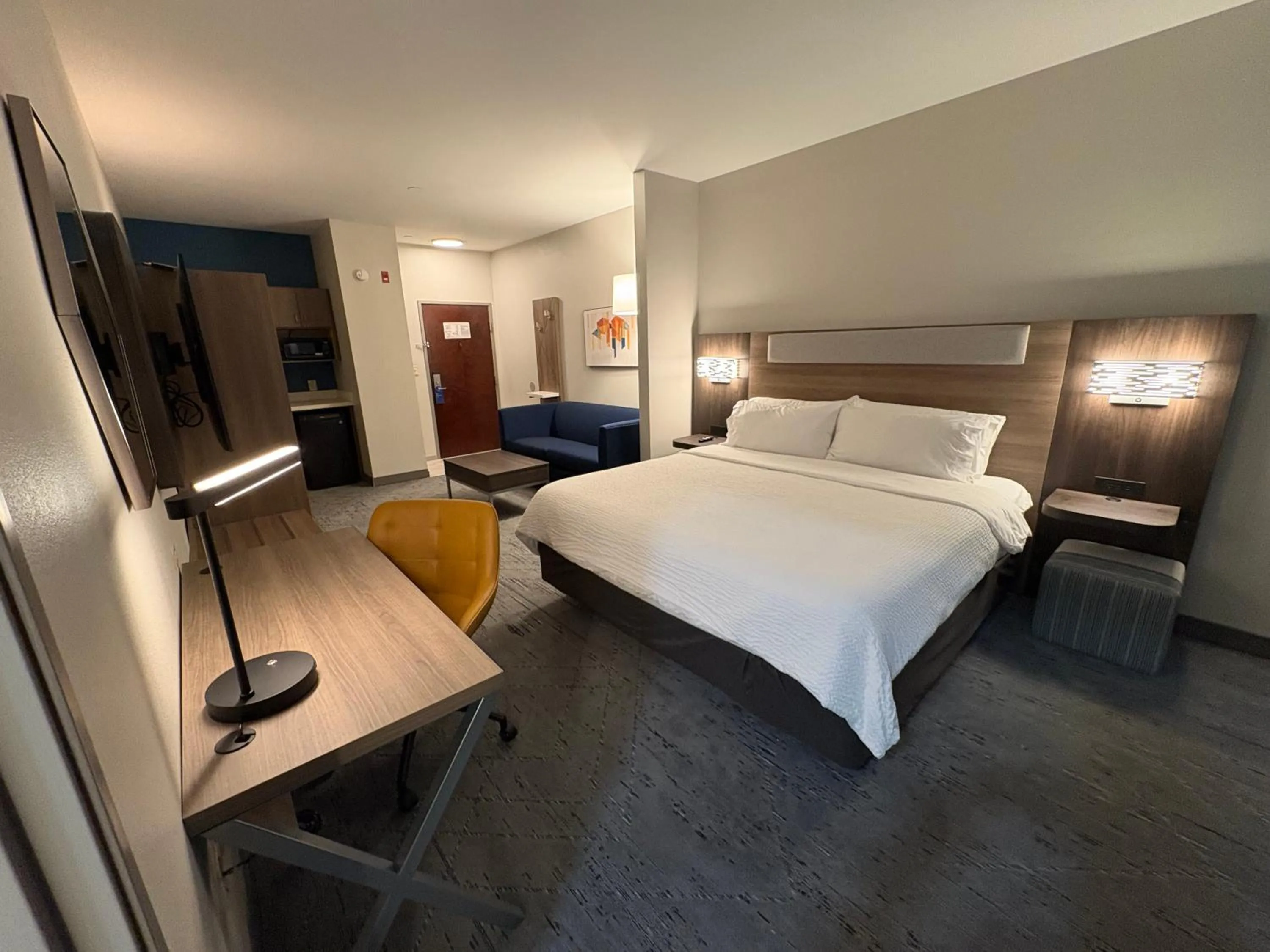 Photo of the whole room, Bed in Holiday Inn Express Hotel & Suites Lafayette by IHG