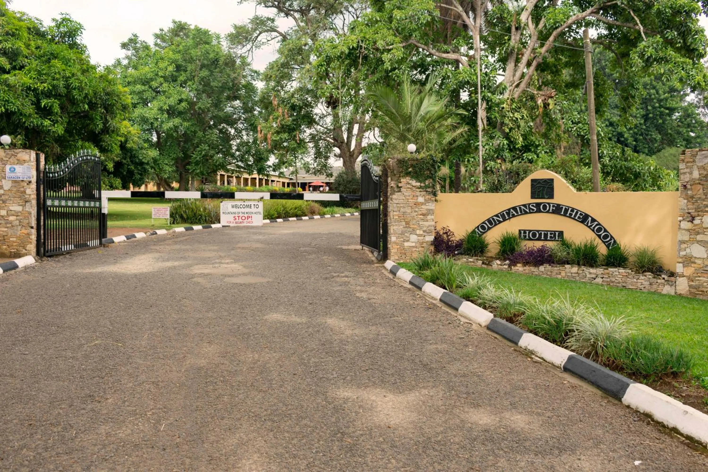 Facade/entrance in Mountains of the Moon Hotel Fort Portal