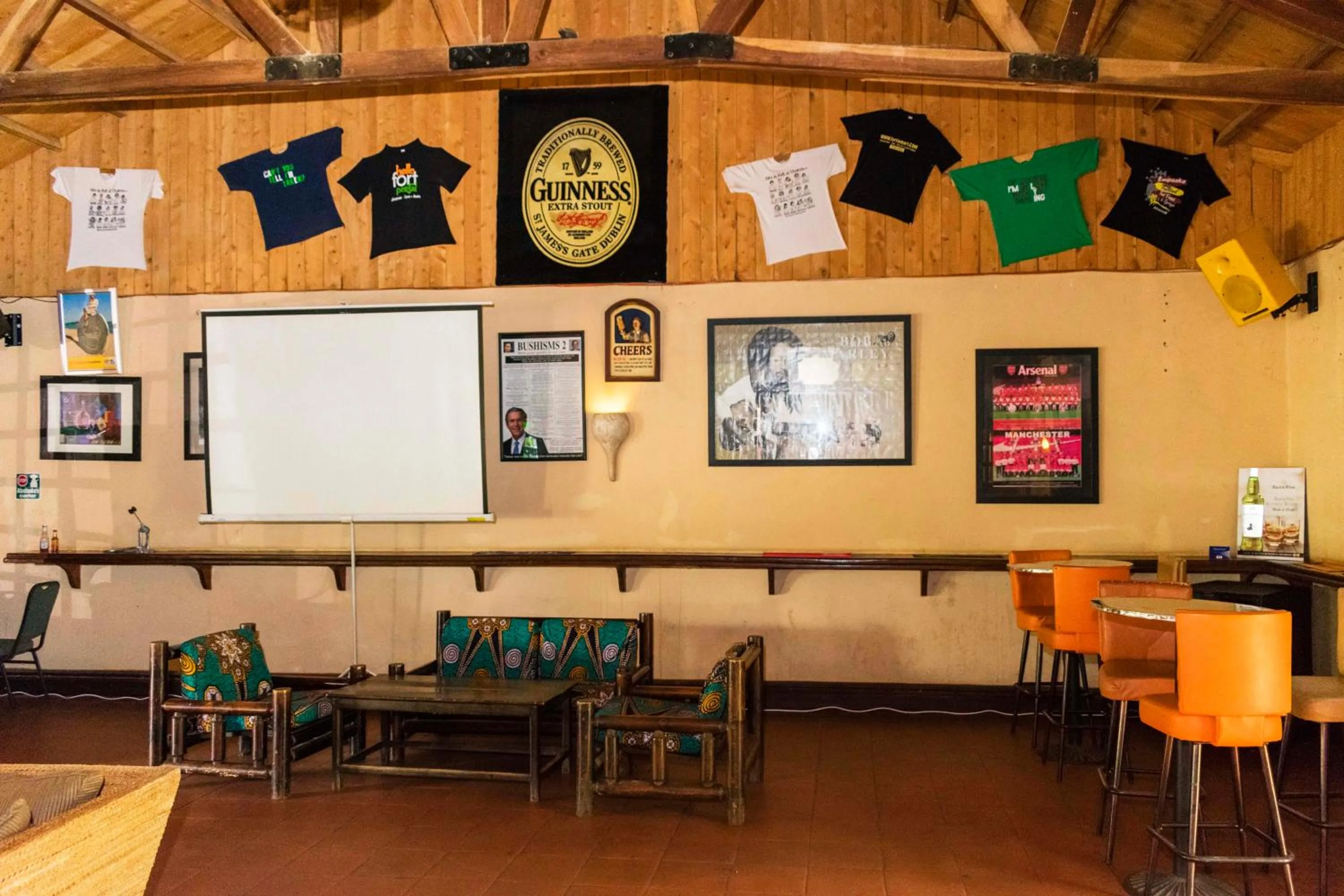 Lounge or bar in Mountains of the Moon Hotel Fort Portal