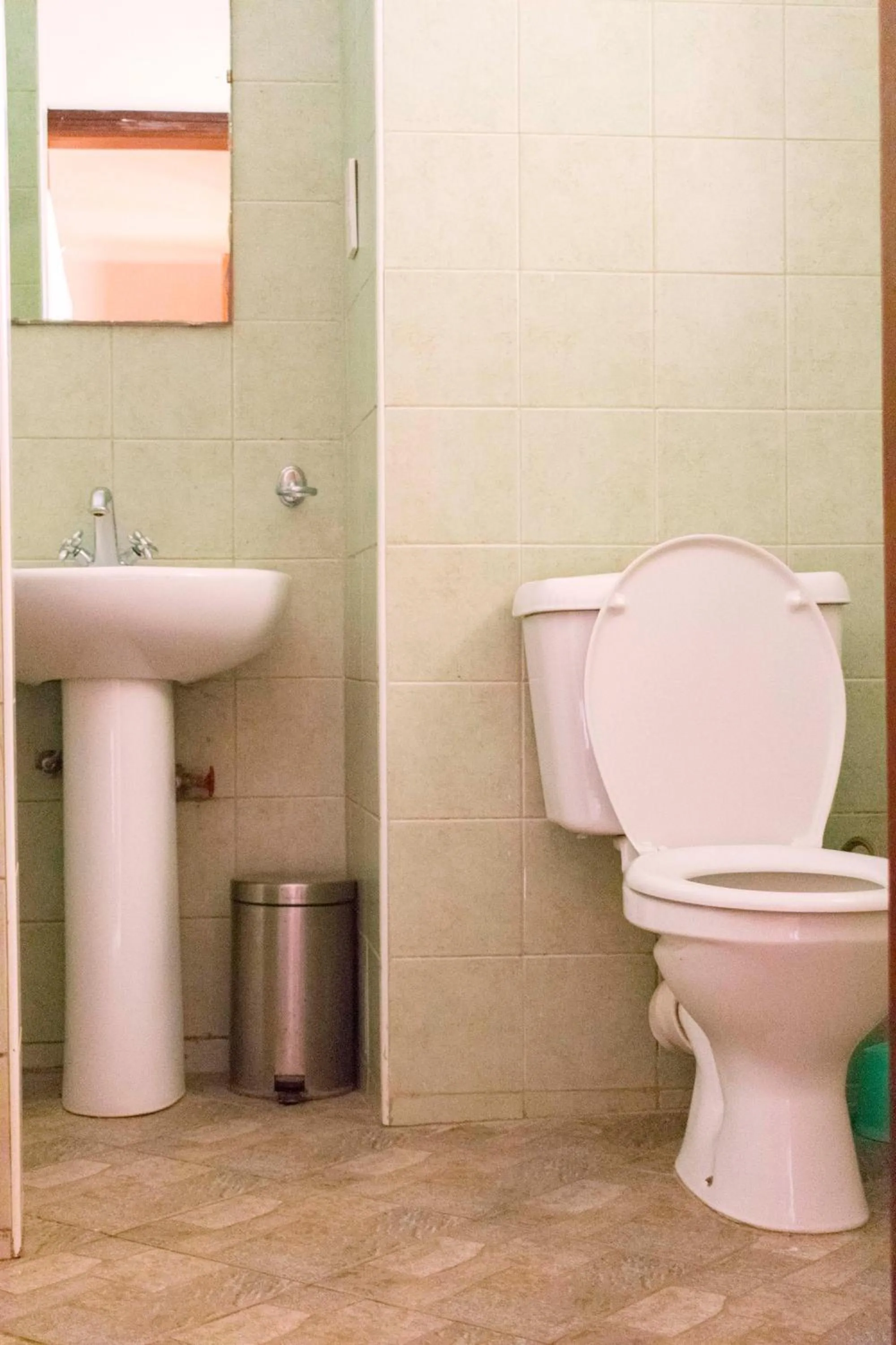 Bathroom in Mountains of the Moon Hotel Fort Portal