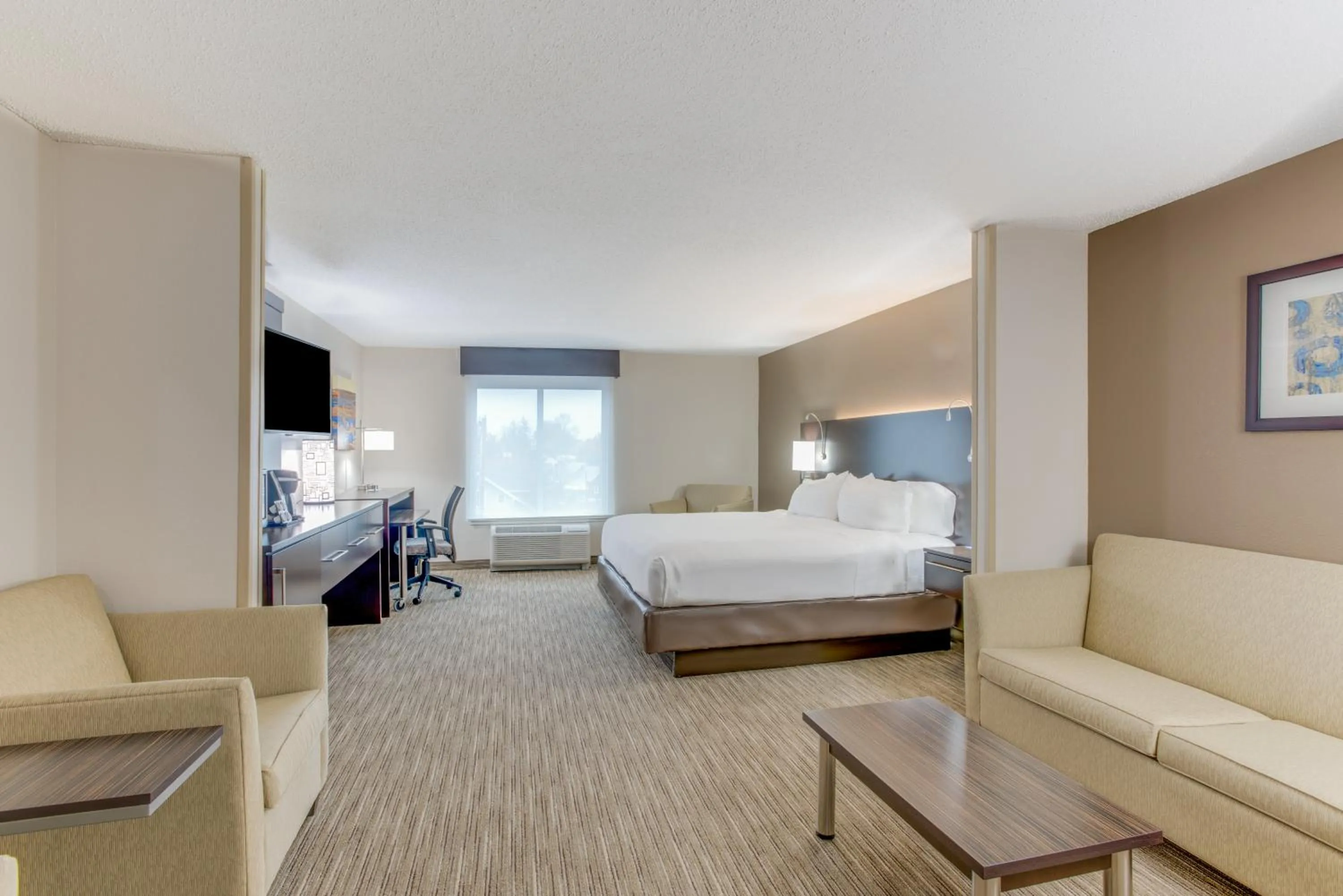 Photo of the whole room, Bed in Holiday Inn Express Hotel & Suites Bethlehem by IHG